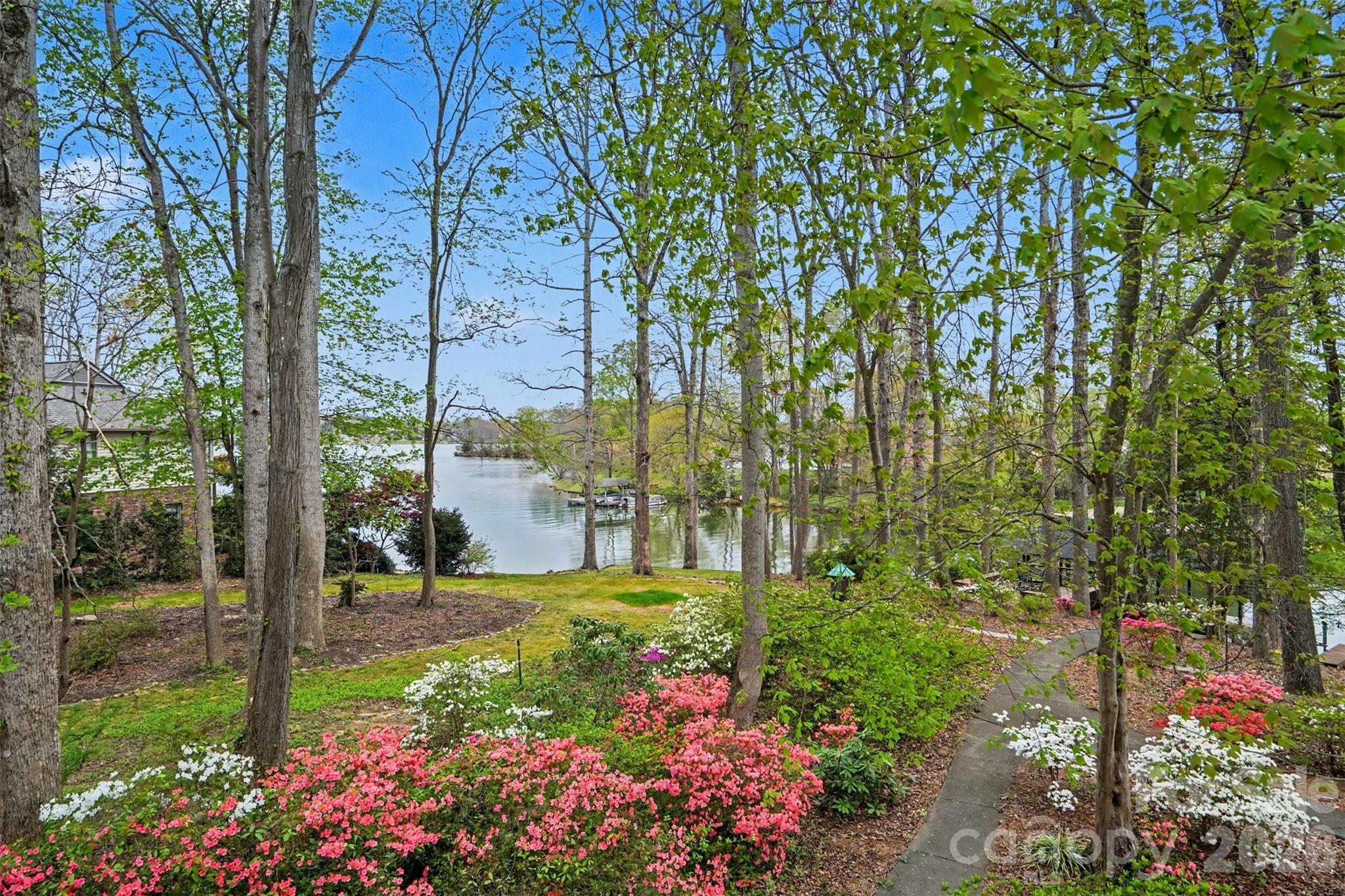 A private 1.85 acre waterfront property on Moss Lake! - 185 Appian Way, Shelby