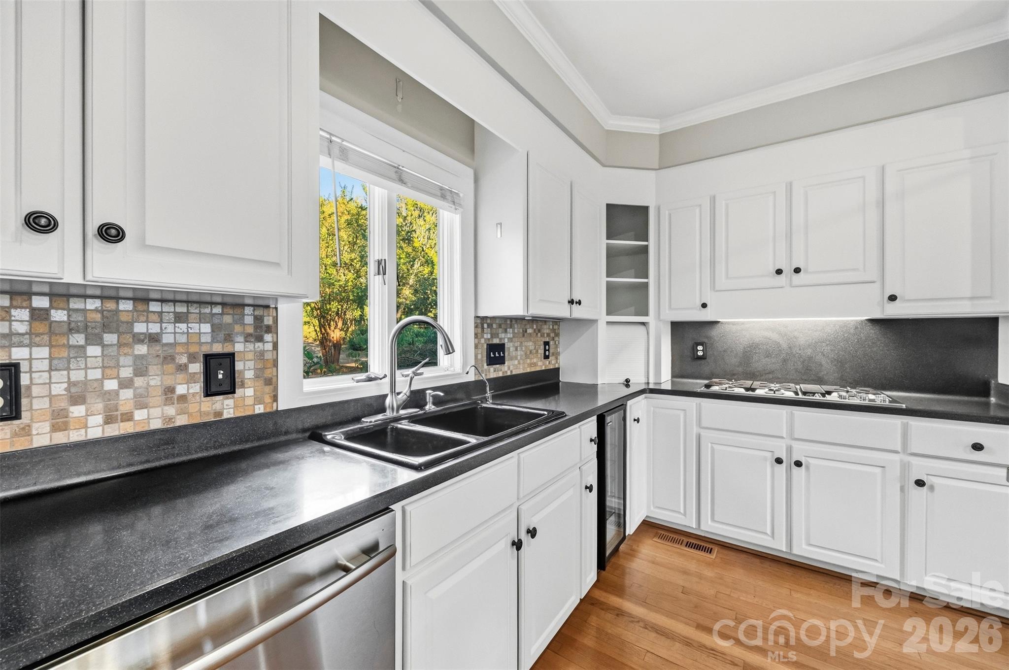 Tons of counter space and cabinetry! - 185 Appian Way, Shelby