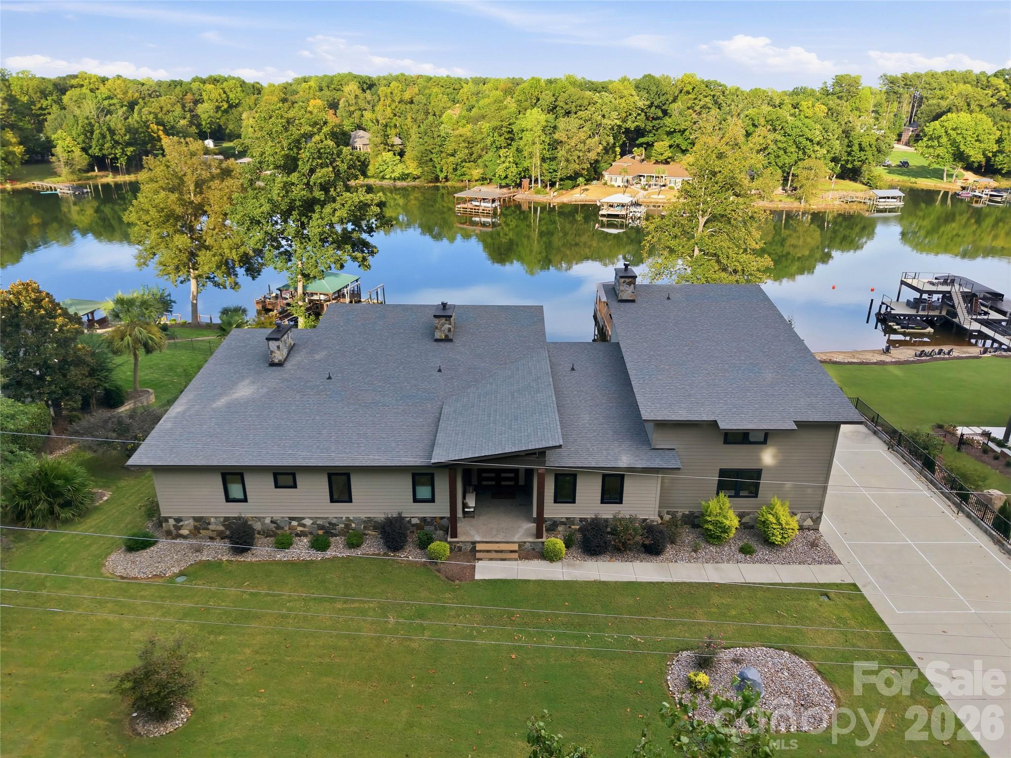 Single Family Residence at 644 Normandy Road, Mooresville, photo 4 of 48