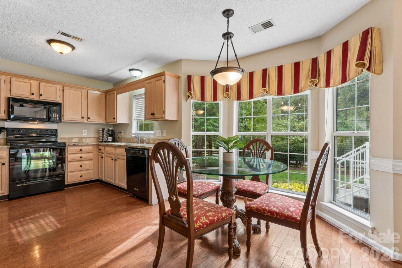 04 Kitchen - 17100 Grenache Court, Cornelius