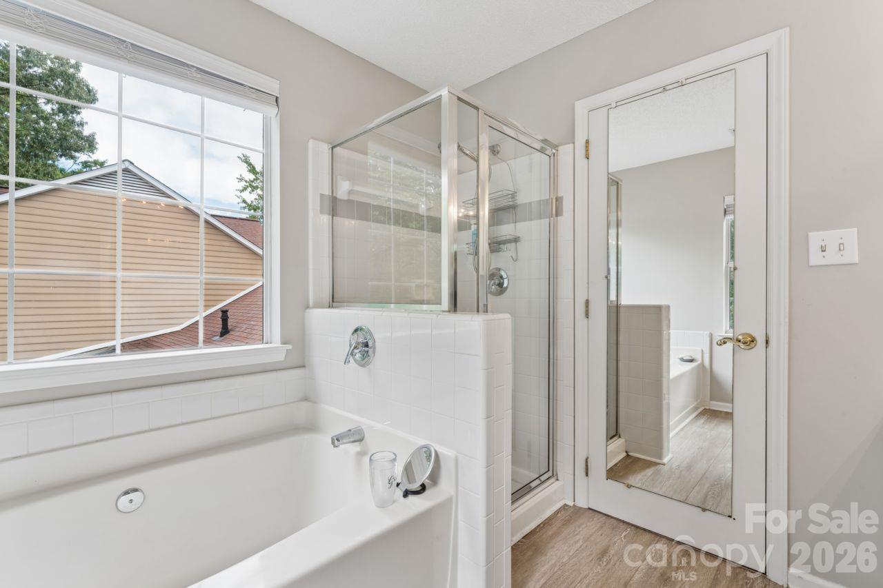 07 Primary Ensuite Bath - 17100 Grenache Court, Cornelius
