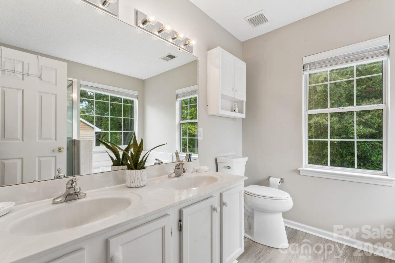 08 Primary Ensuite Bath - 17100 Grenache Court, Cornelius