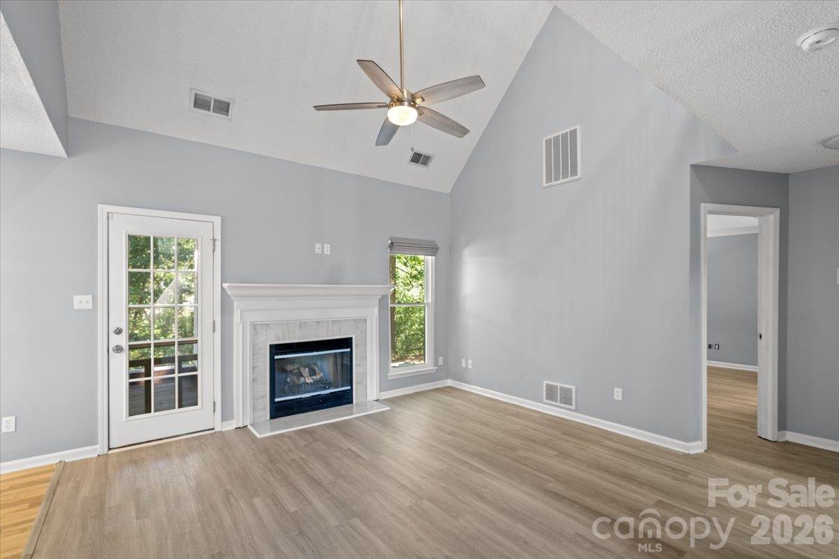 Single Family Residence at 3688 Lake Spring Avenue, Concord, photo 8 of 48