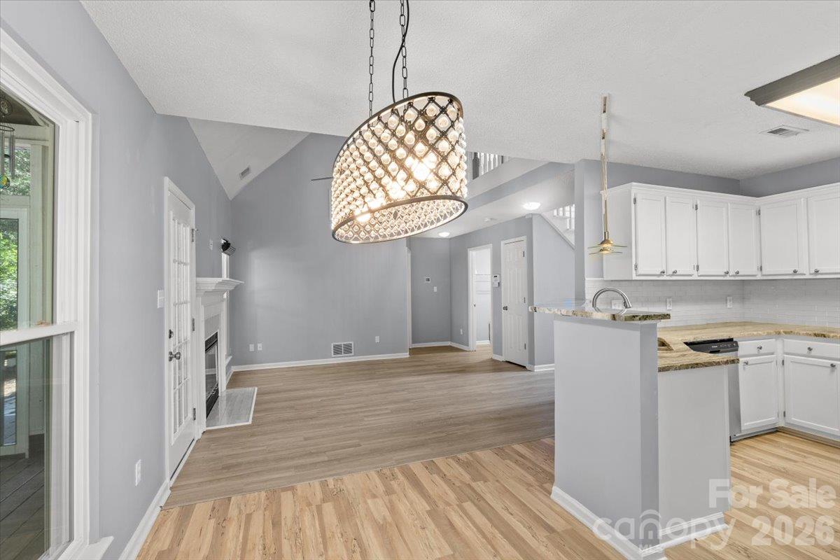 Single Family Residence at 3688 Lake Spring Avenue, Concord, photo 10 of 48