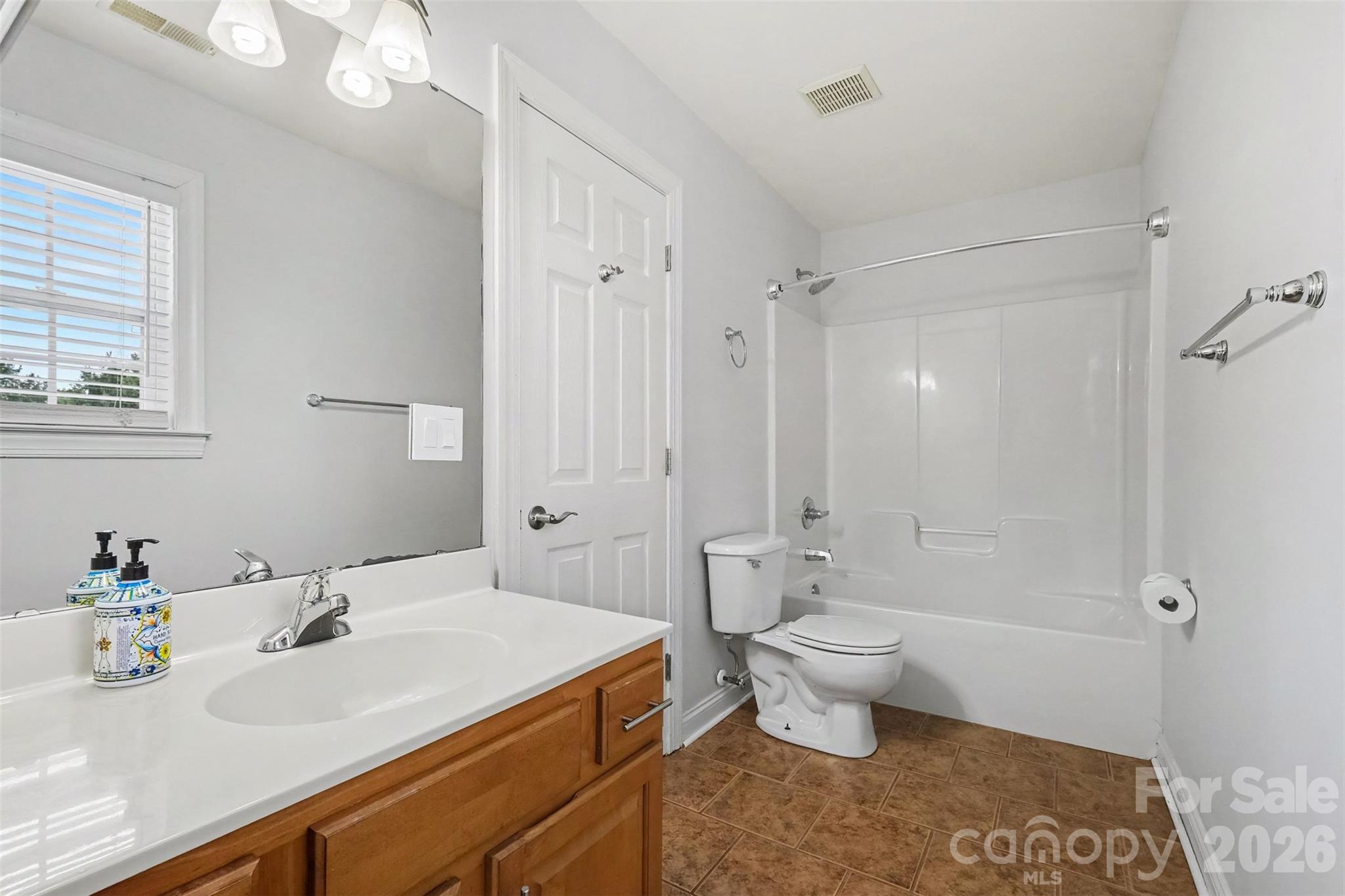 Ensuite bathroom in the bed/bonus - 1006 Triple Crown Drive, Indian Trail