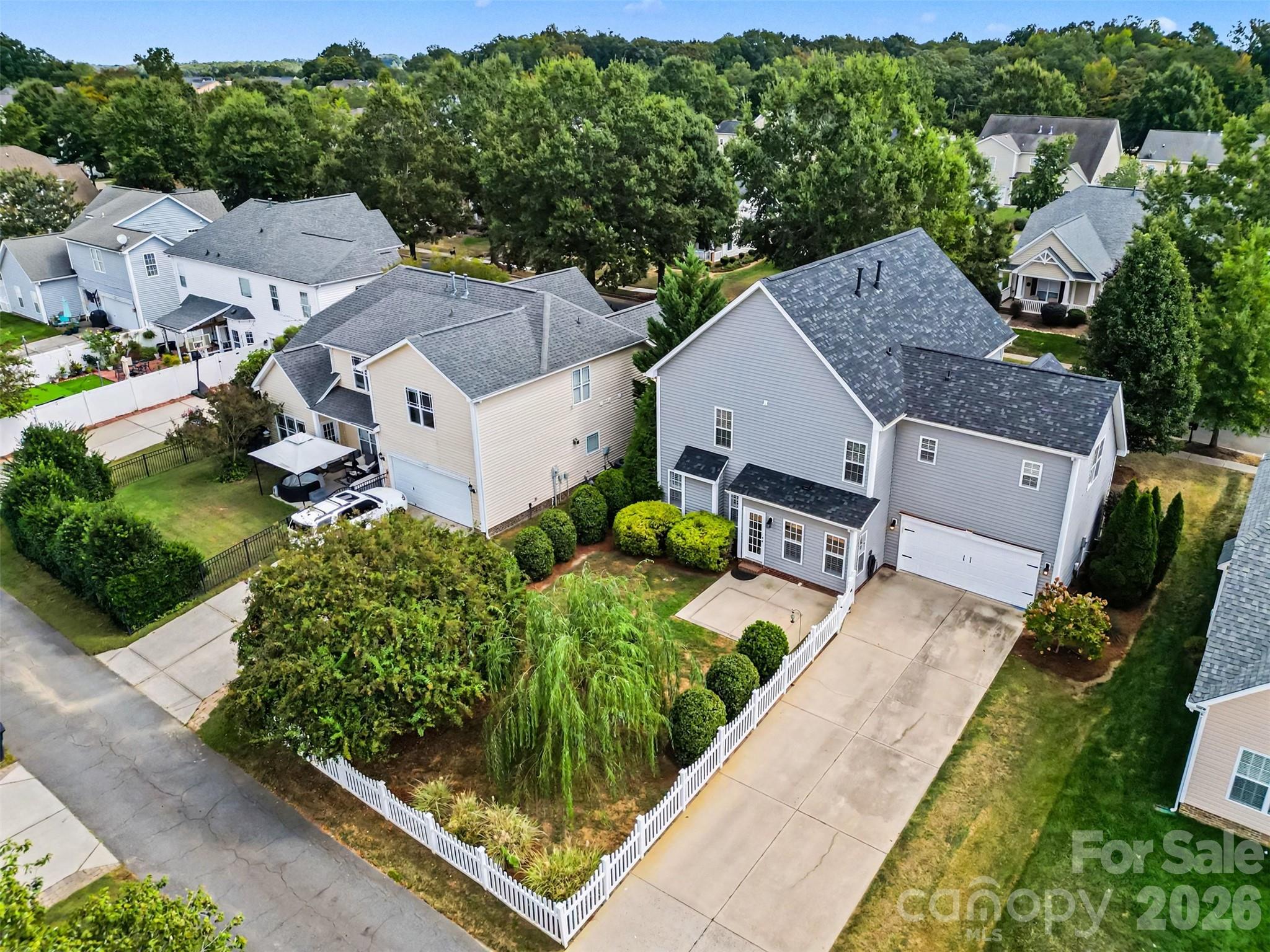 Extended driveway can easily hold 4-6 cars - 1006 Triple Crown Drive, Indian Trail