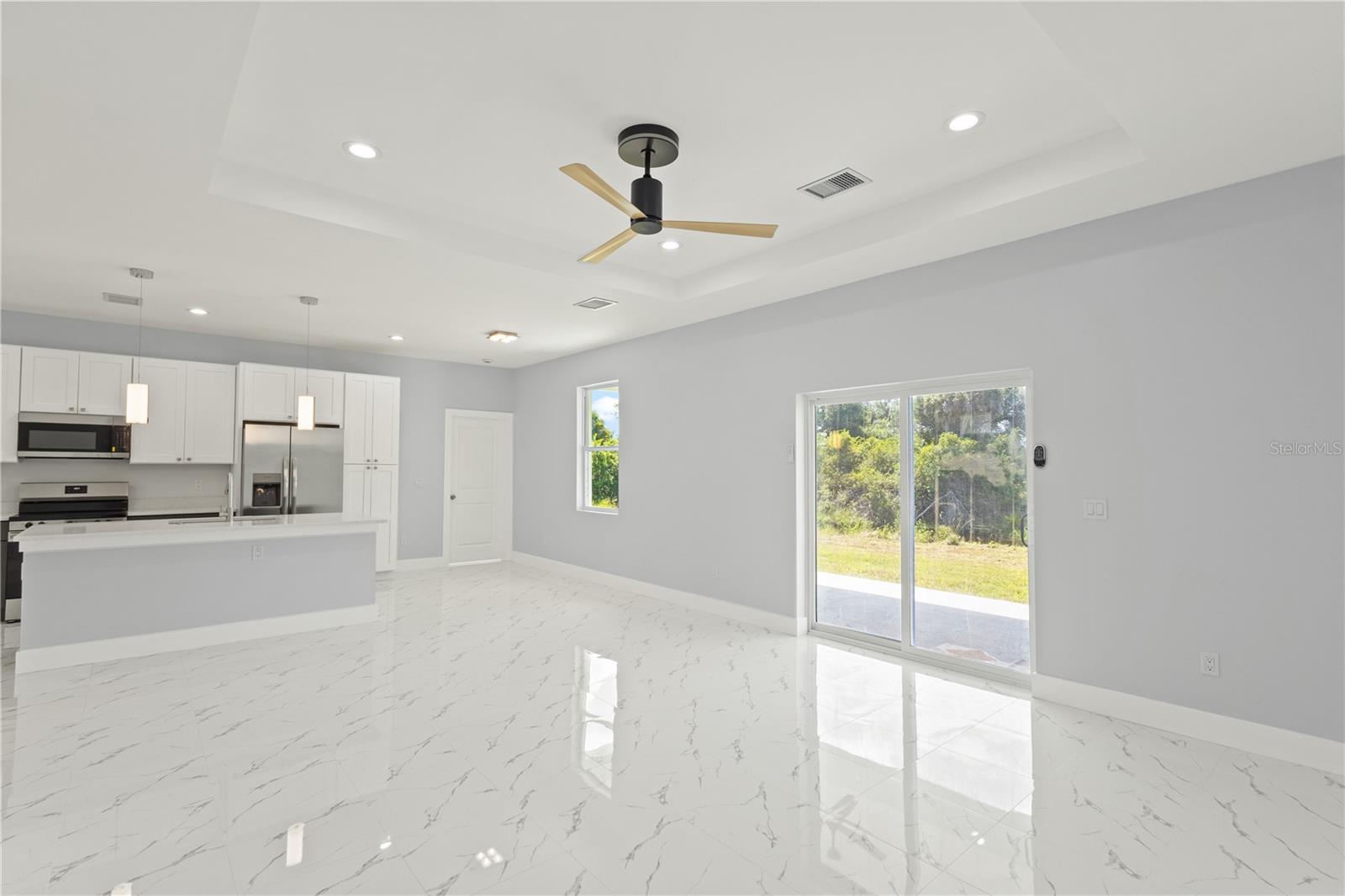 High ceilings! - 12025 CLARENDON AVE, PORT CHARLOTTE