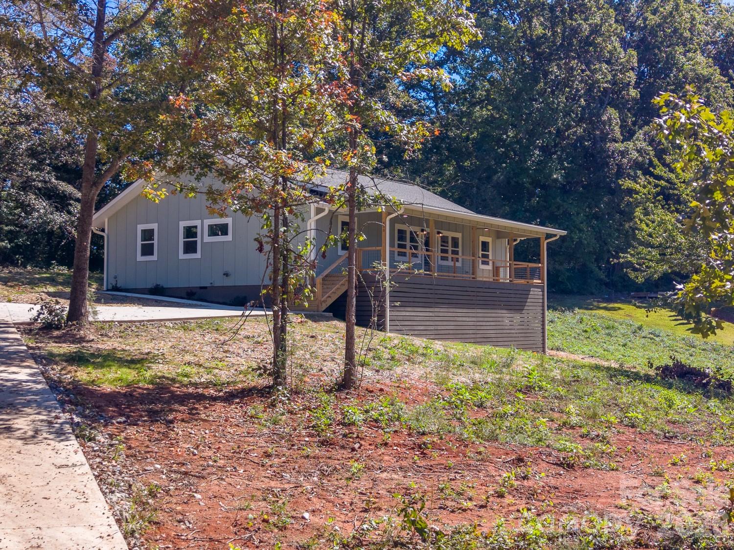Single Family Residence at 405 Sunshine Acres Road, Sylva, photo 2 of 36