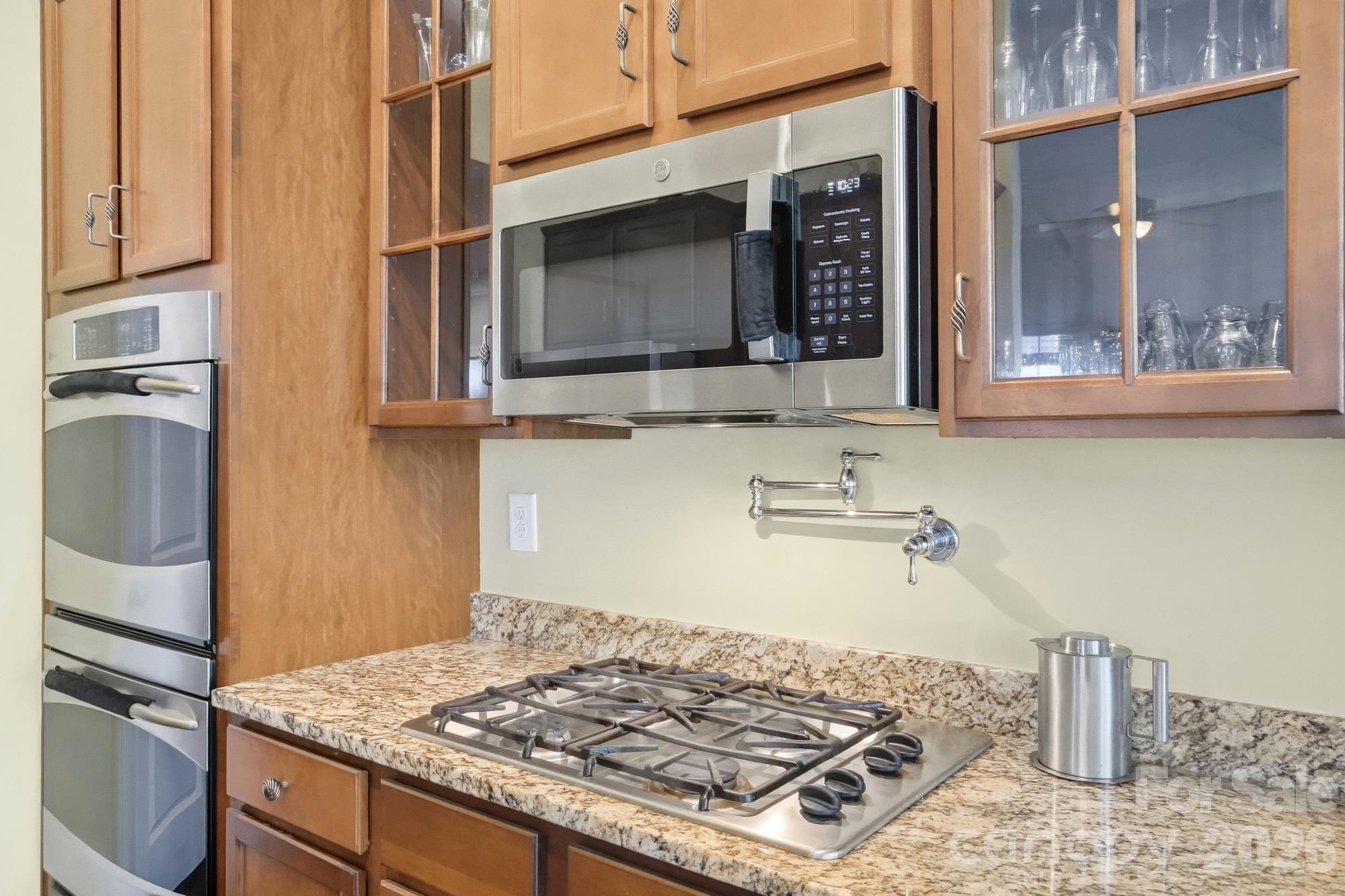 Double Oven Gas Cook Top and Microwave - 10110 Loch Lomond Drive, Charlotte