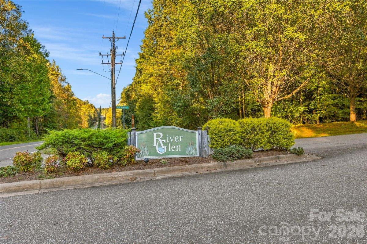 River Glen Neighborhood - 106 S River Glen Drive, Morganton