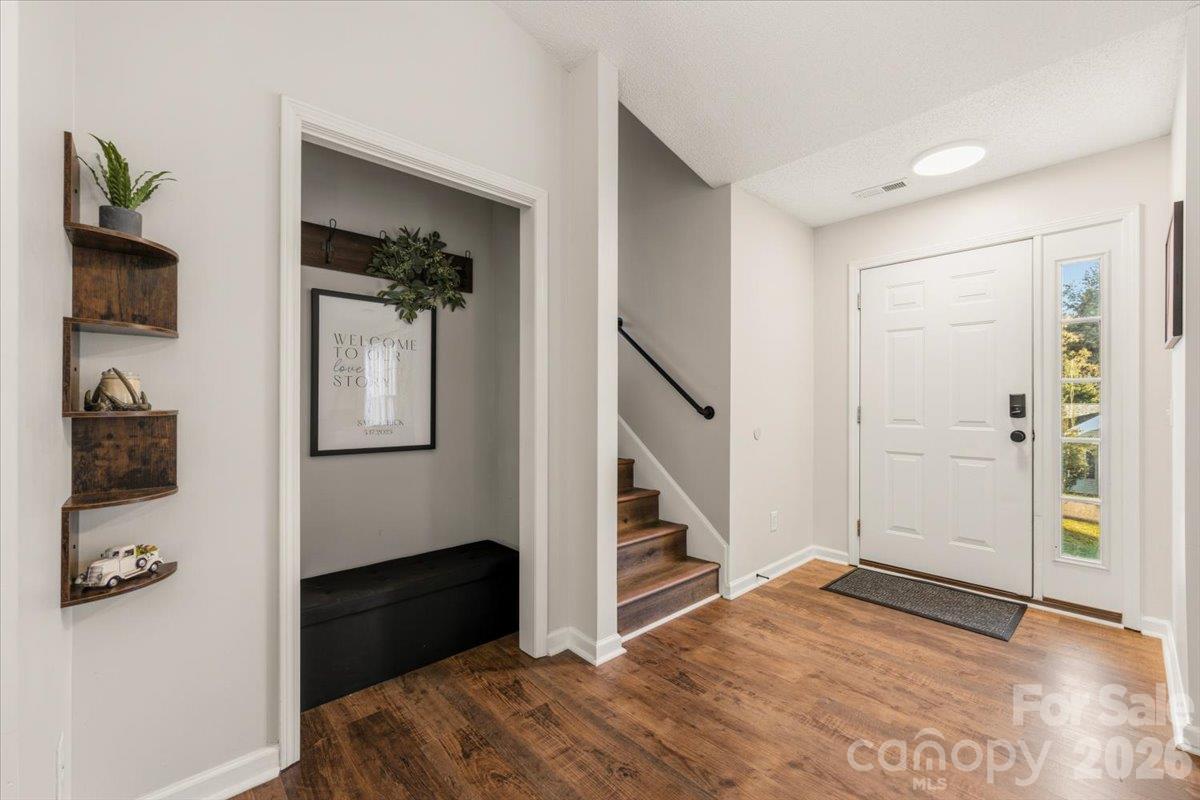 Tri-level - 106 S River Glen Drive, Morganton