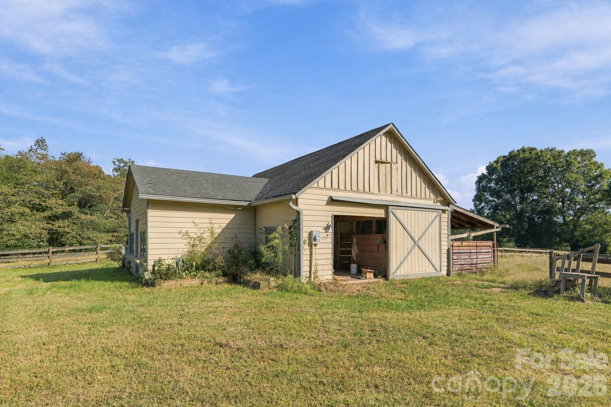Single Family Residence at 150 Rabun Run, Columbus, photo 33 of 47