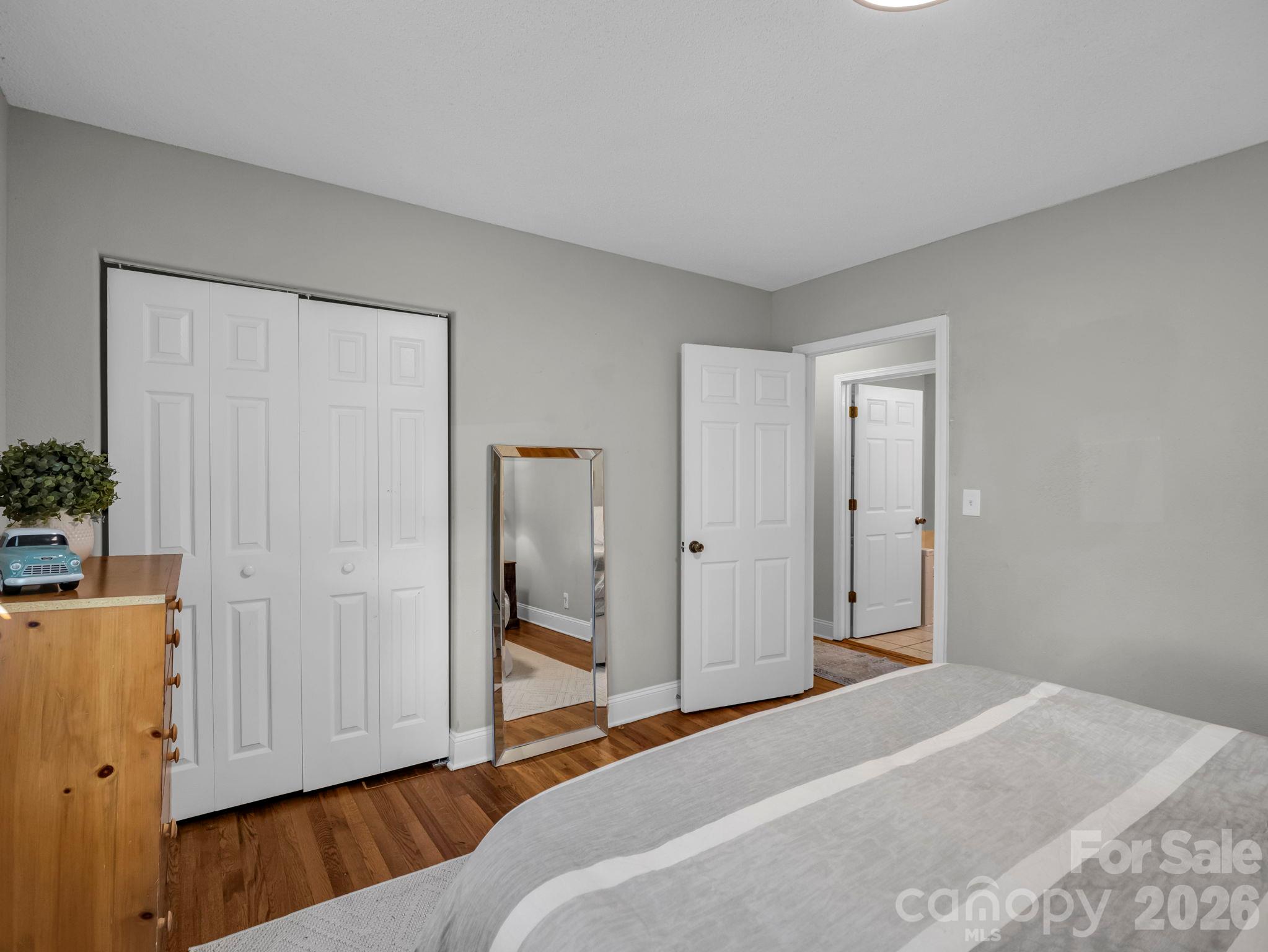 Single Family Residence at 923 Green Creek Drive, Columbus, photo 28 of 46