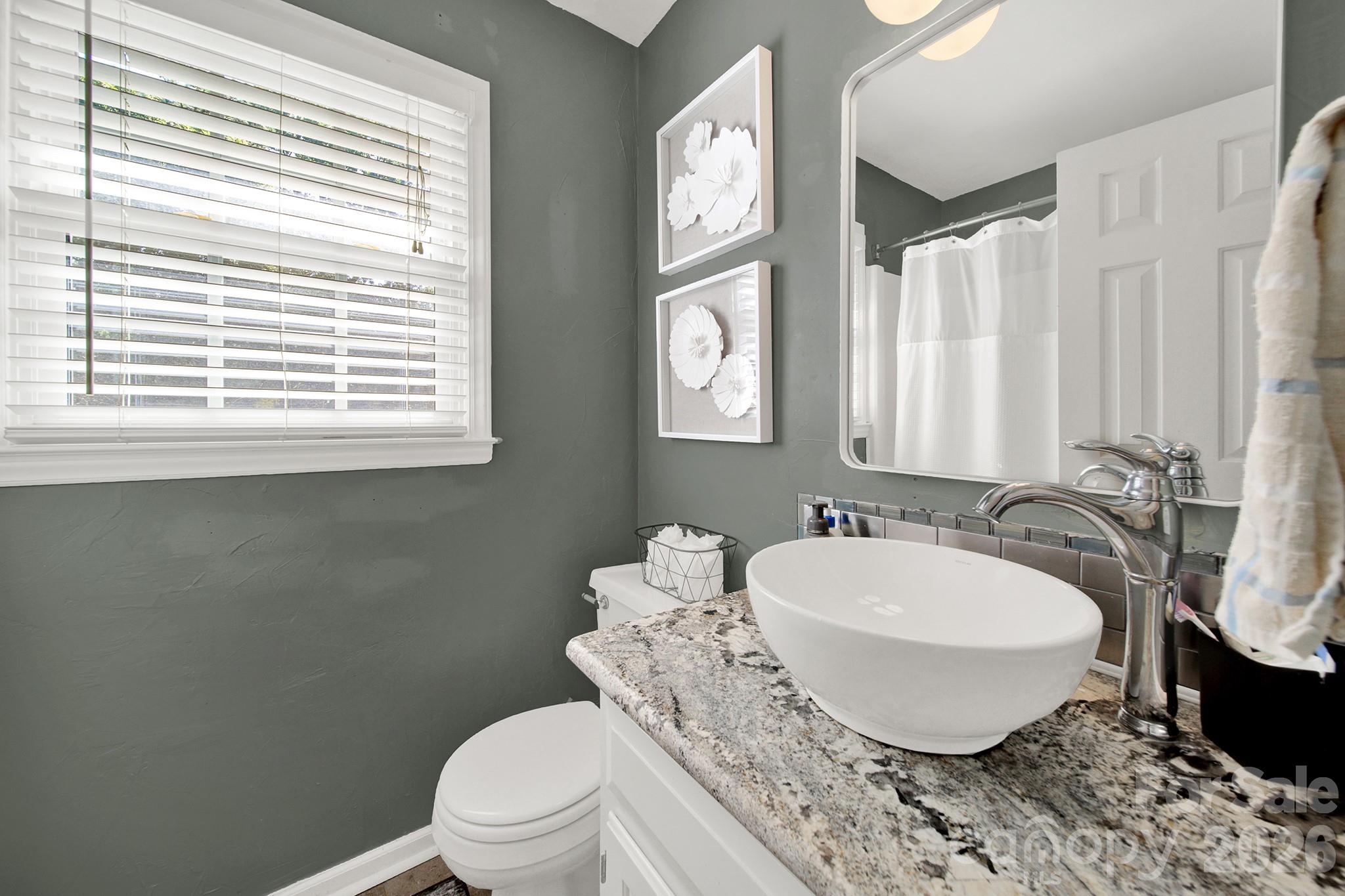 Single Family Residence at 1219 Honeybee Trail, Fort Mill, photo 20 of 37