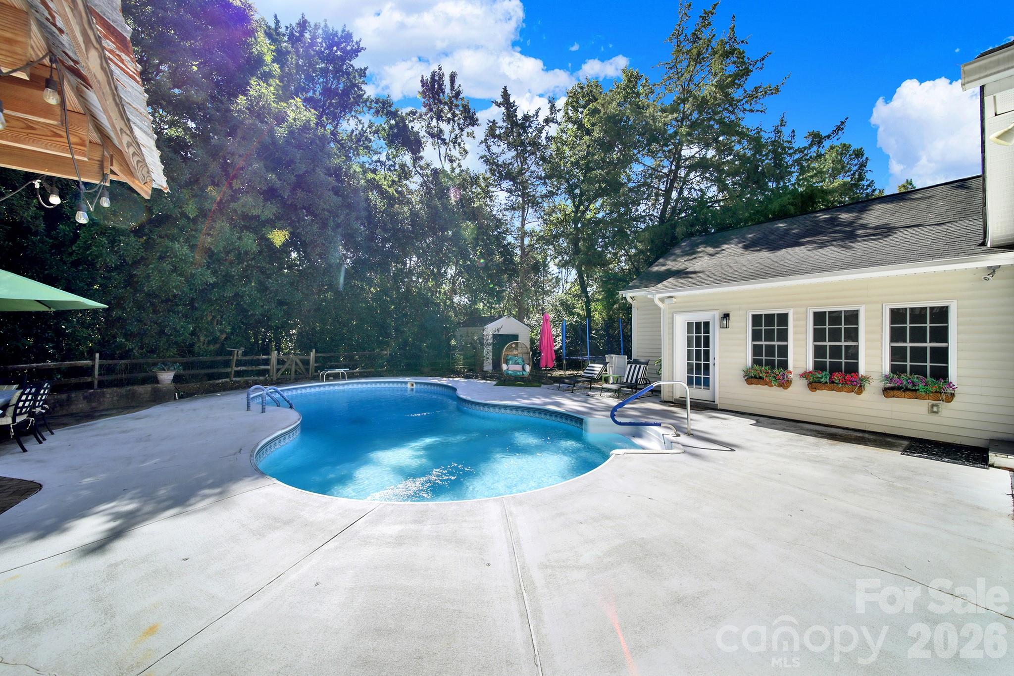 Single Family Residence at 1219 Honeybee Trail, Fort Mill, photo 31 of 37