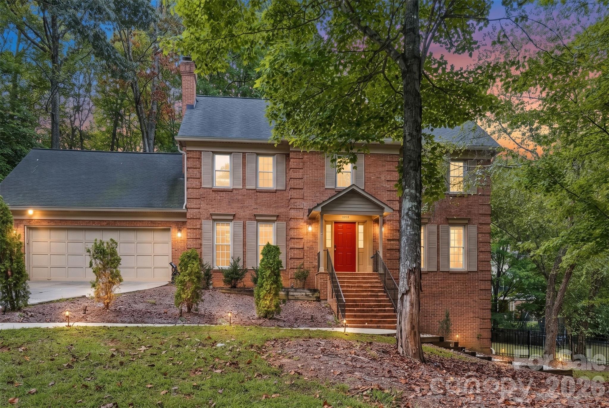 Single Family Residence at 2020 Fairchelsea Way Lane, Matthews, photo 4 of 28
