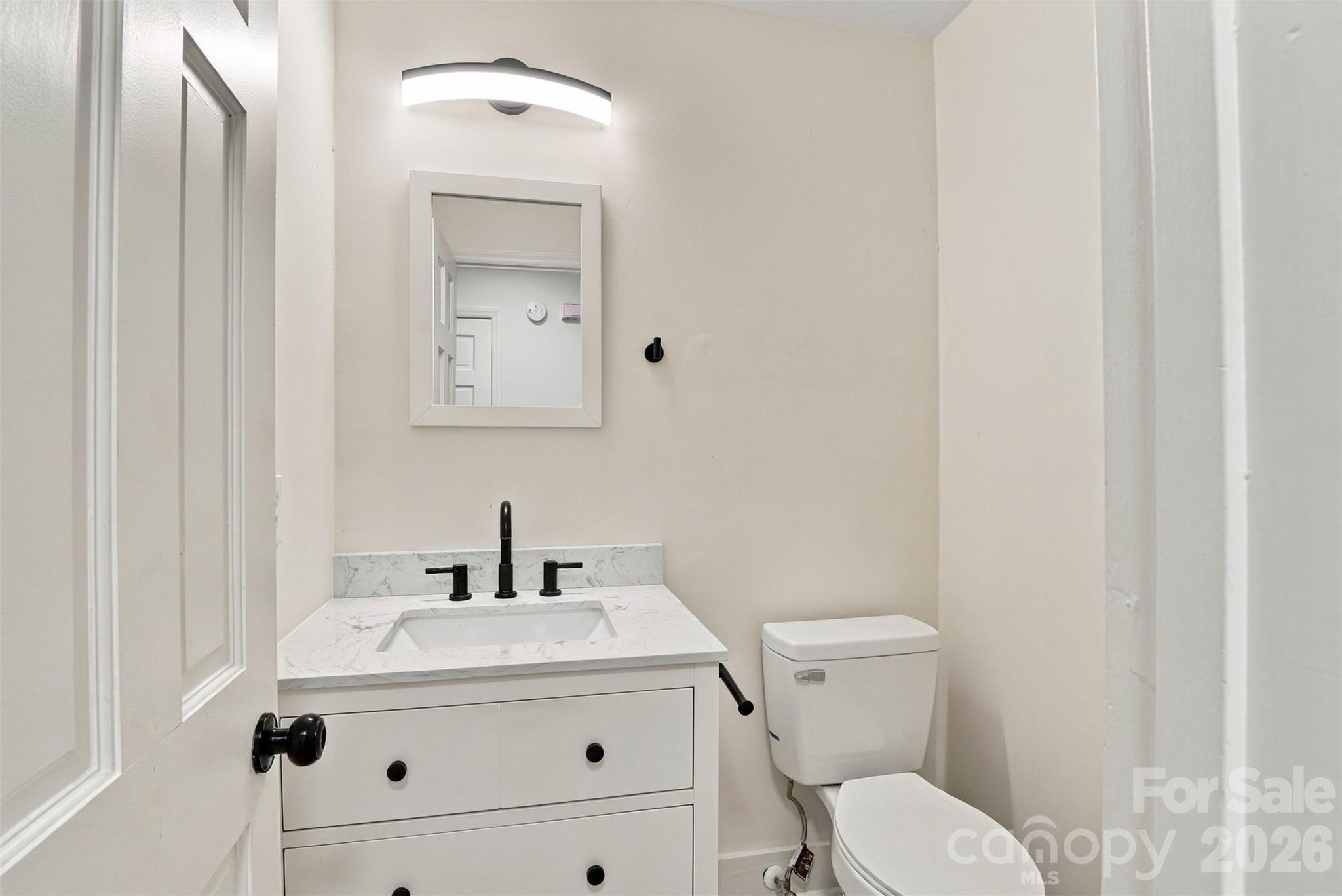 Single Family Residence at 2020 Fairchelsea Way Lane, Matthews, photo 16 of 28
