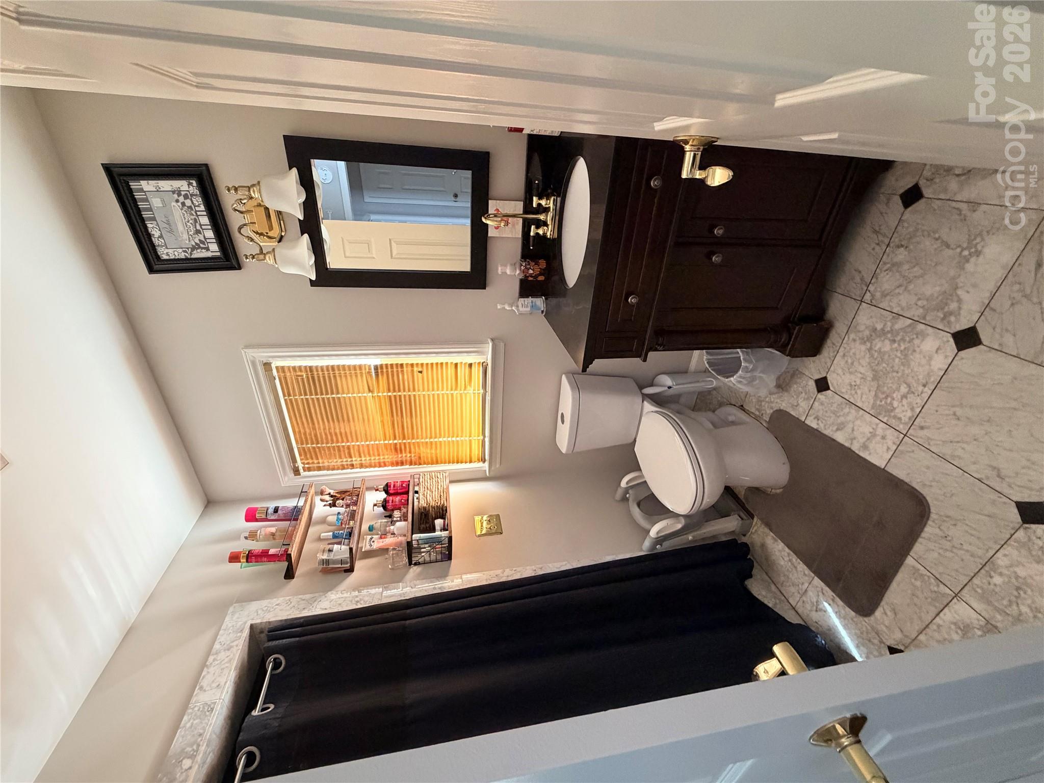Main Bath - 316 La Foret Drive, Morganton