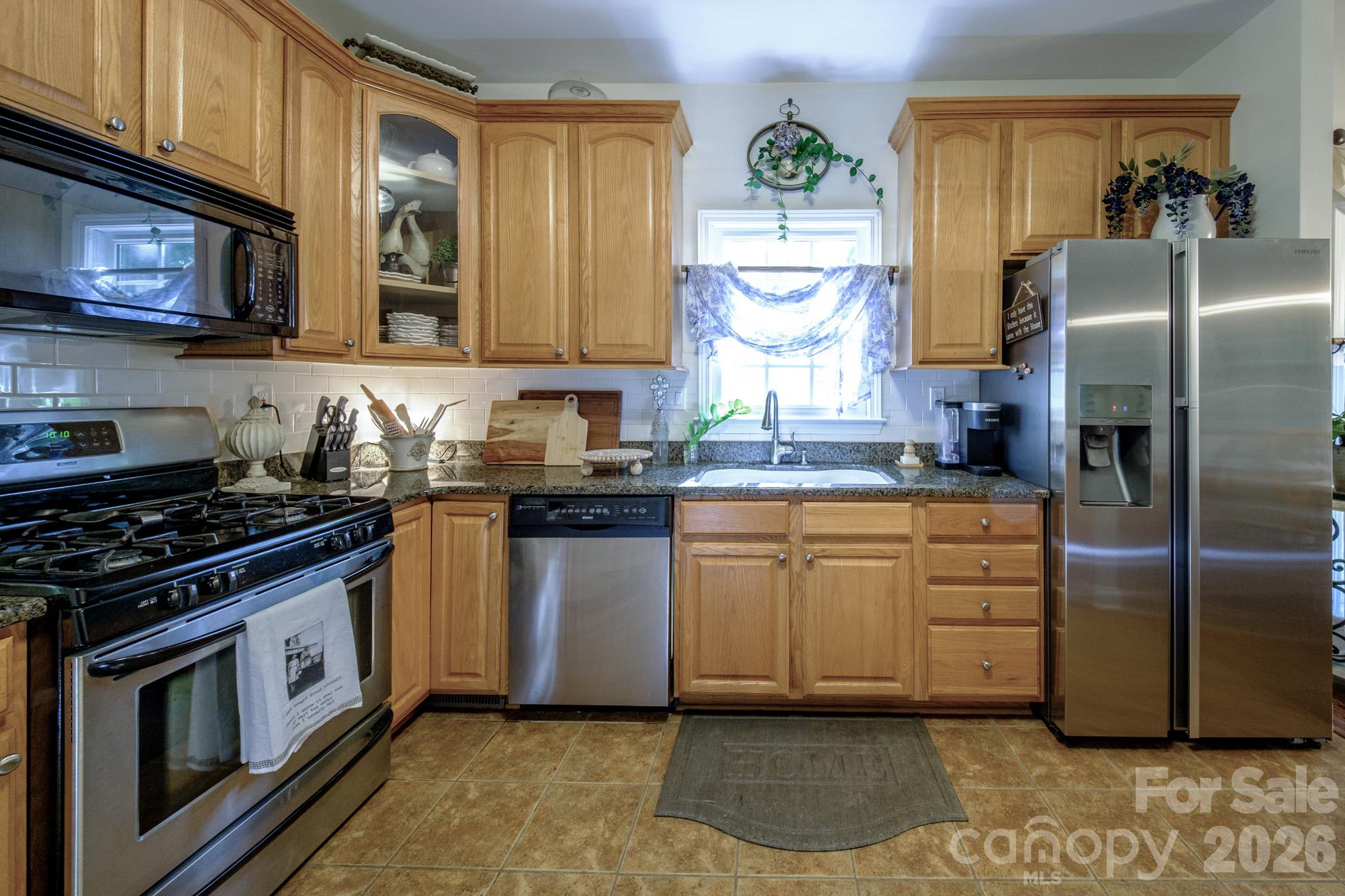 Single Family Residence at 9330 Valley Road, Charlotte, photo 11 of 48