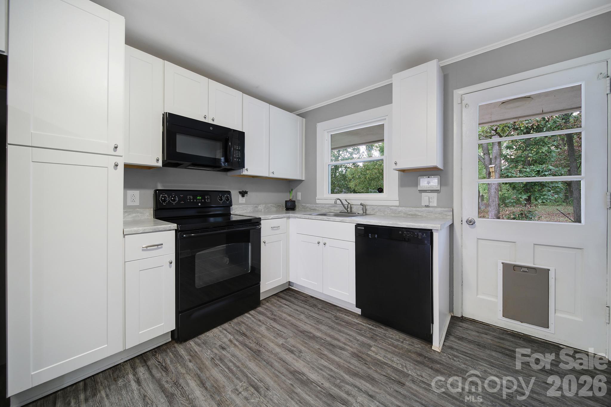 Kitchen - 1064 Stonewall Avenue, Rock Hill