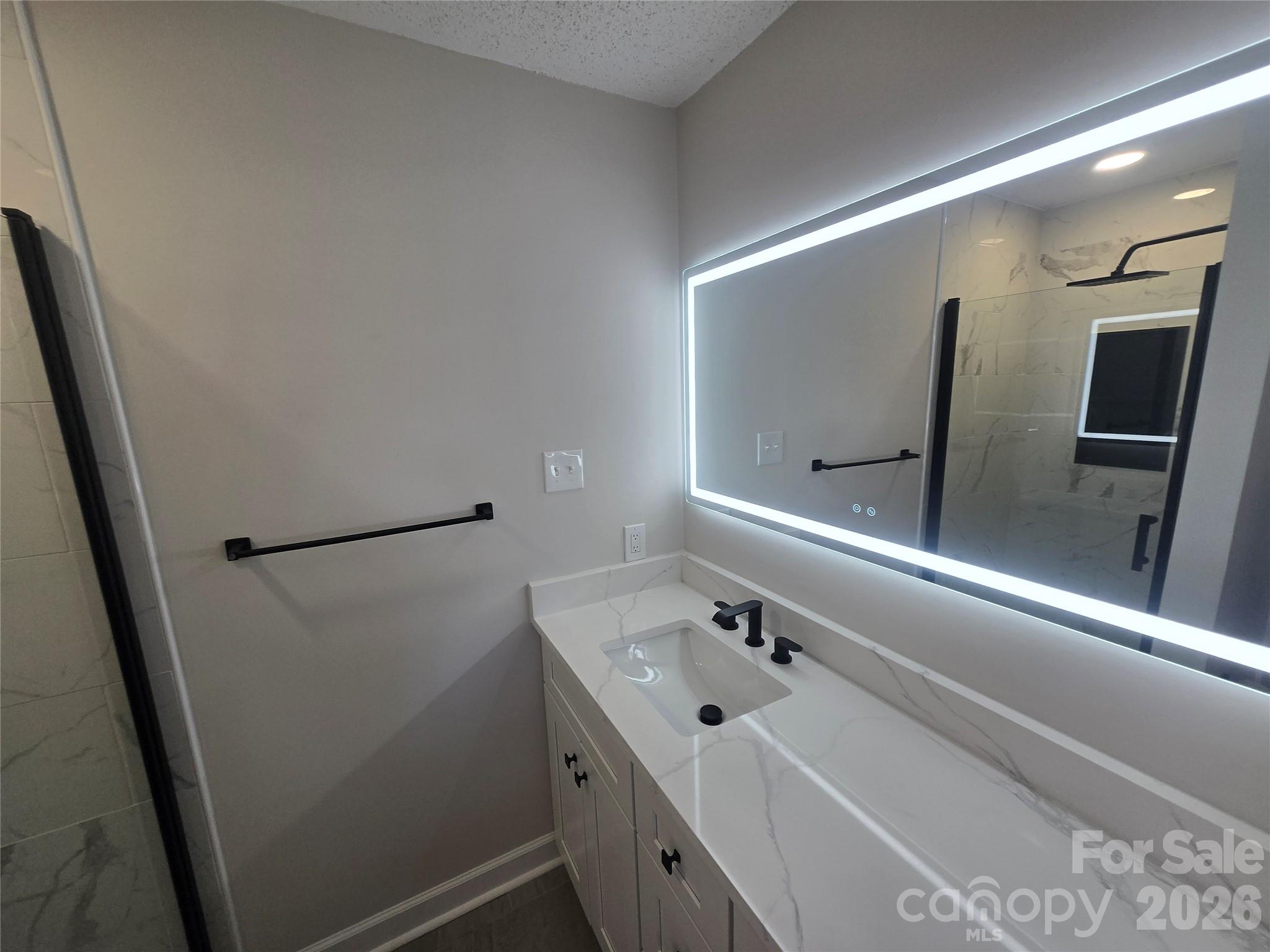 Owners Bath - 421 Nixon Road, Statesville