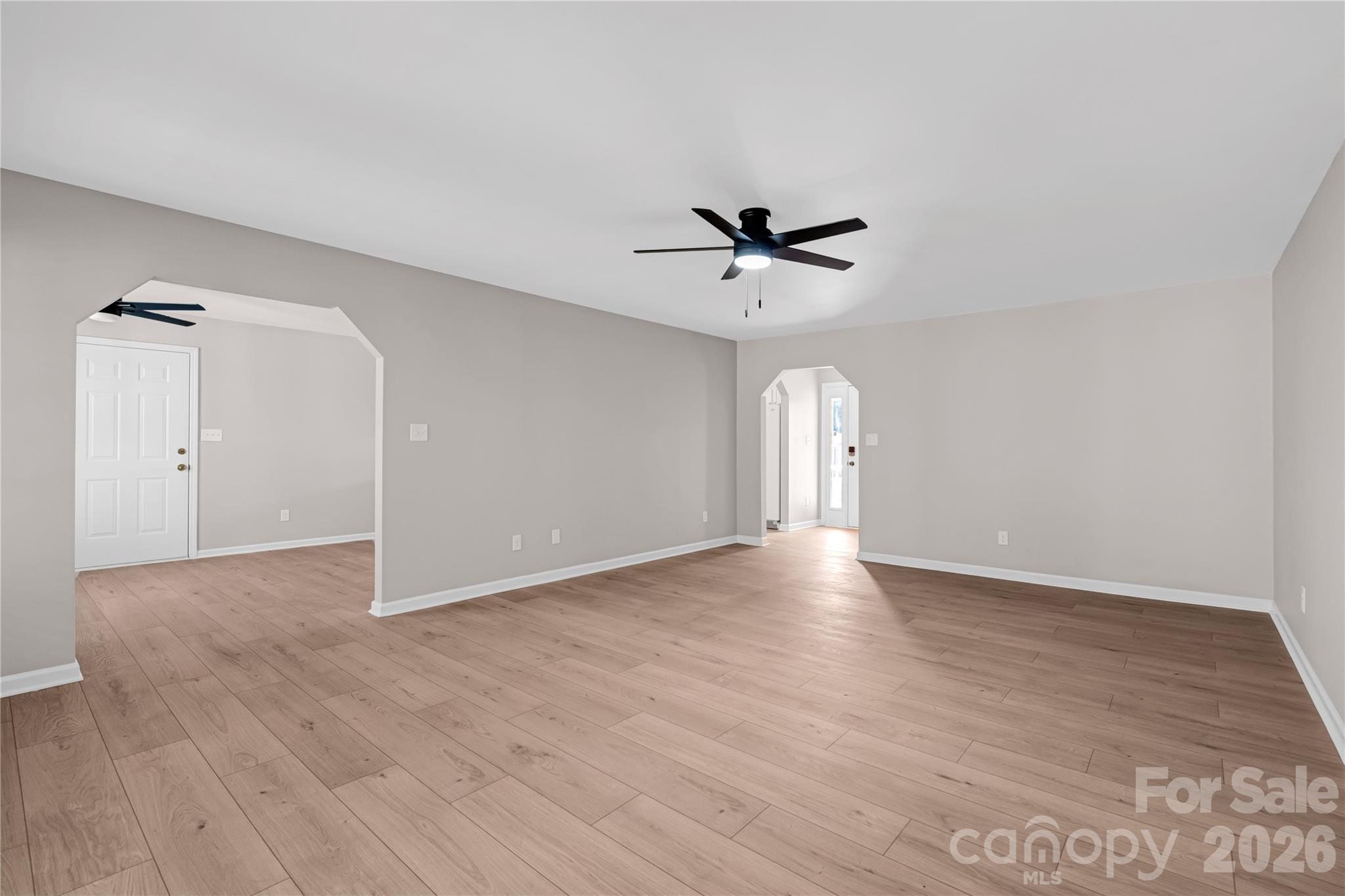 LIVING ROOM, PERGO 22 MM CLAIR OAK - 2065 Gary Lane, Hickory
