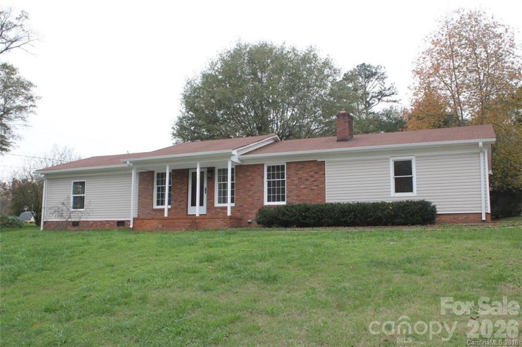 Single Family Residence at 321 Rollingwood Drive, Stanley