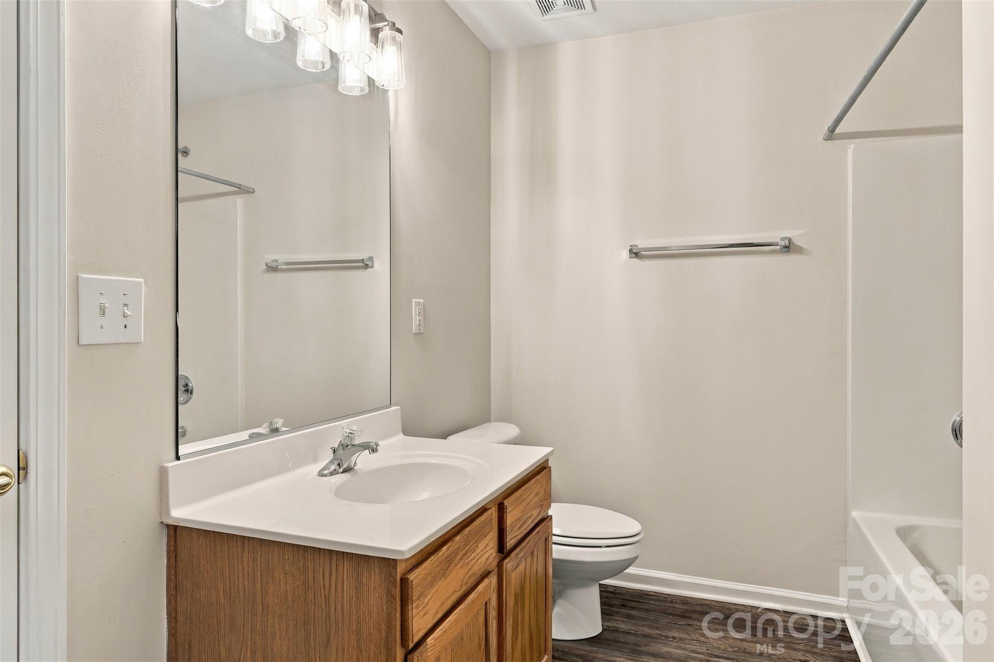 Full bathroom ensuite to bonus room - 11705 Kingsley View Drive, Charlotte