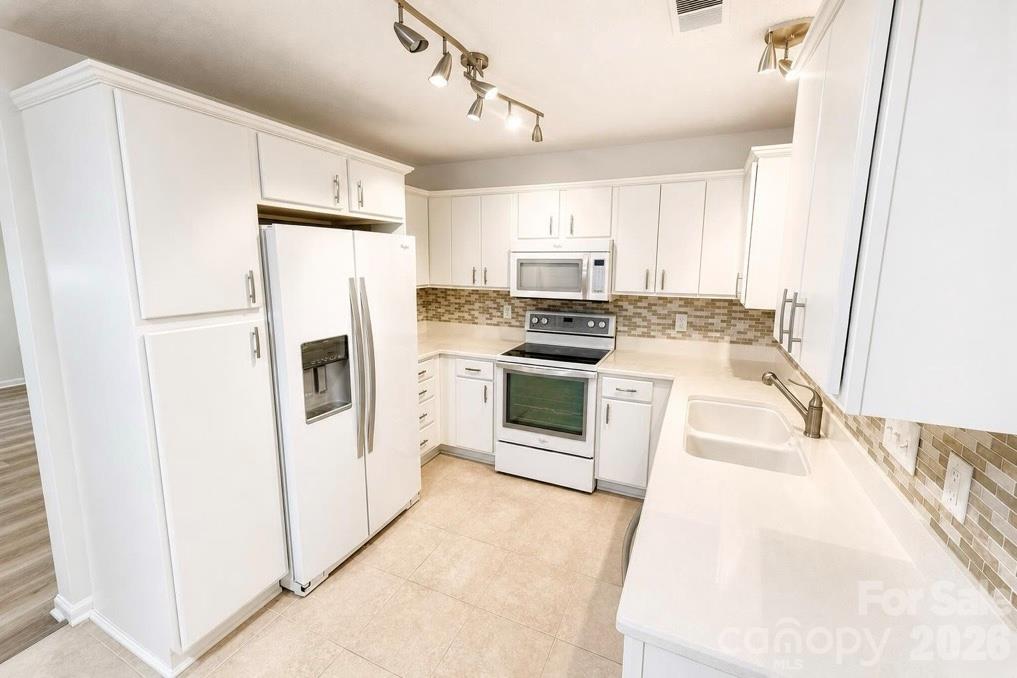 Single Family Residence at 10320 Conistan Place, Cornelius, photo 14 of 31