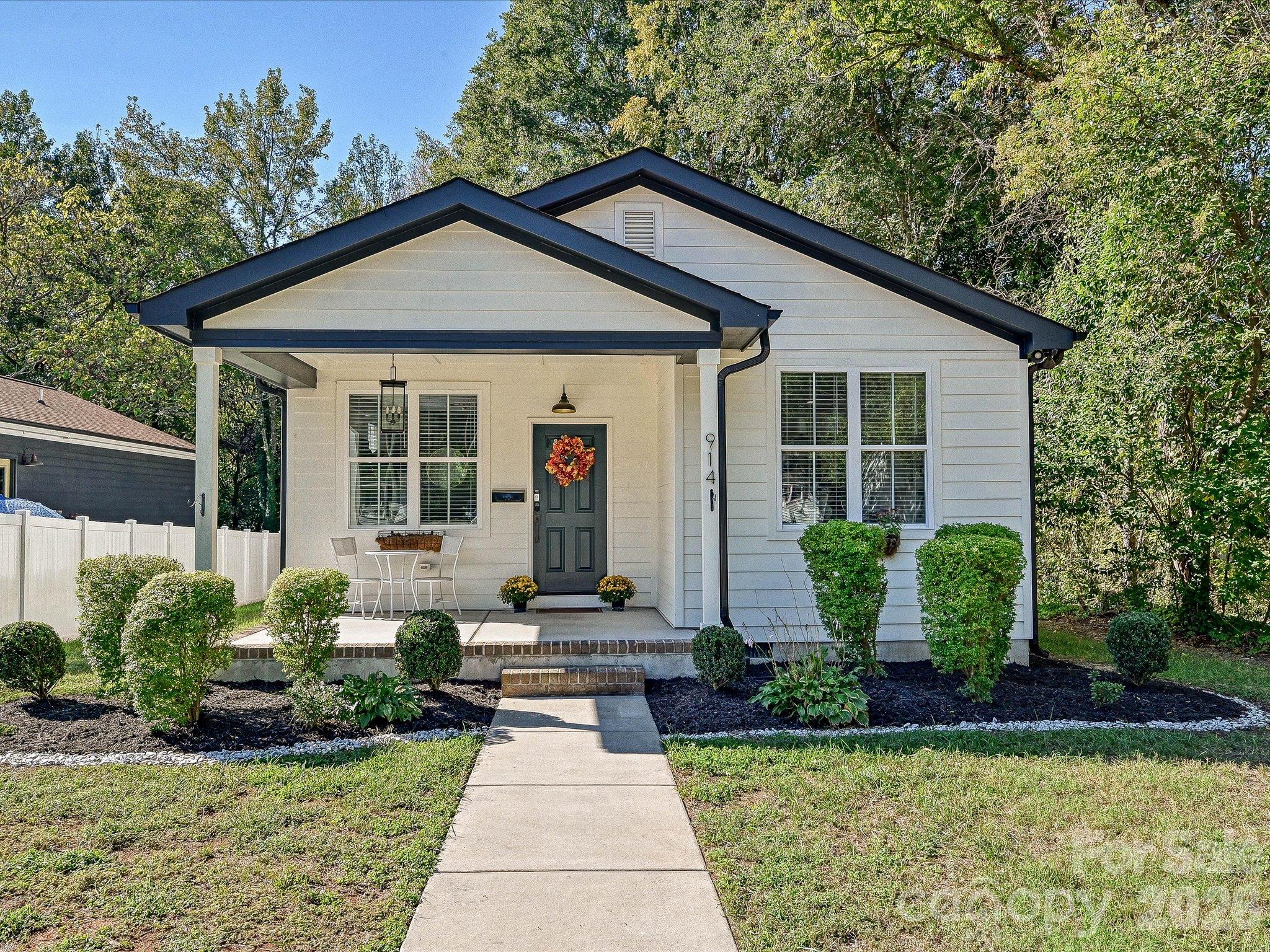 Great curb appeal - 914 Flint Street Extension, Rock Hill
