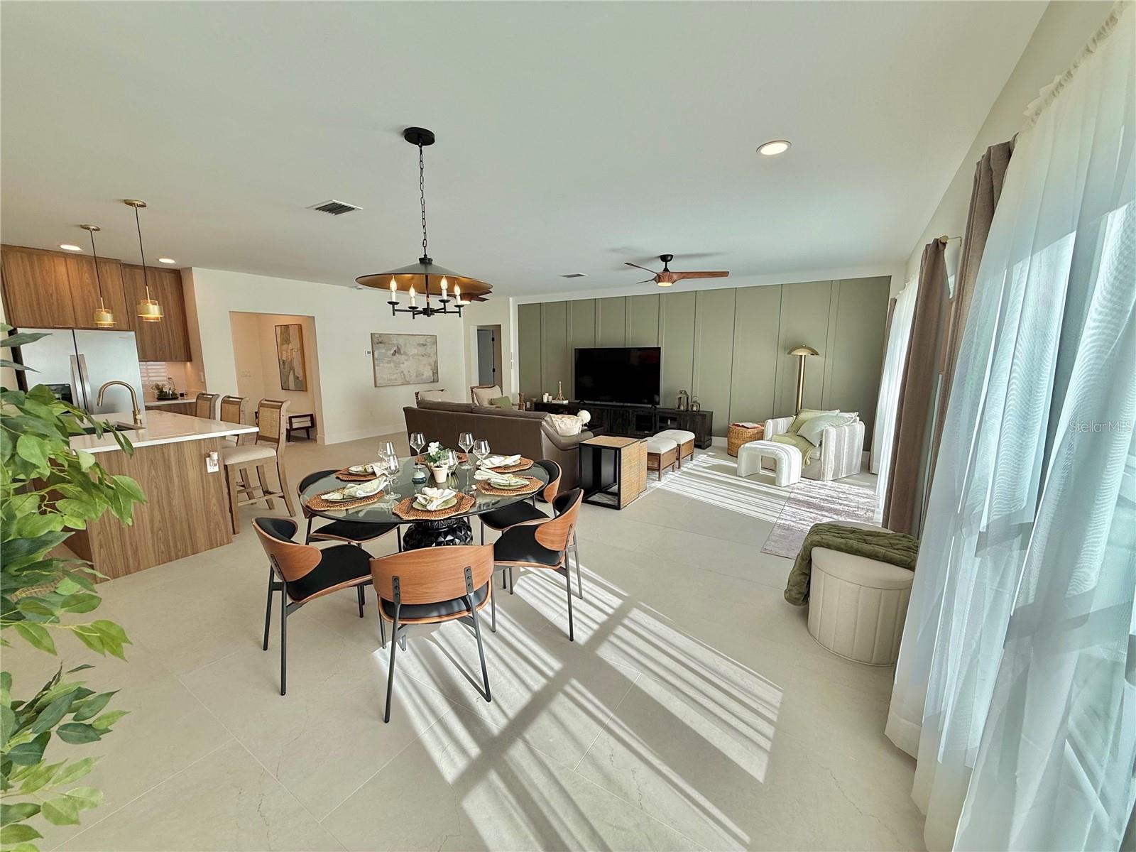 Single Family Residence at 5813 REGENT RD, VENICE, photo 9 of 18