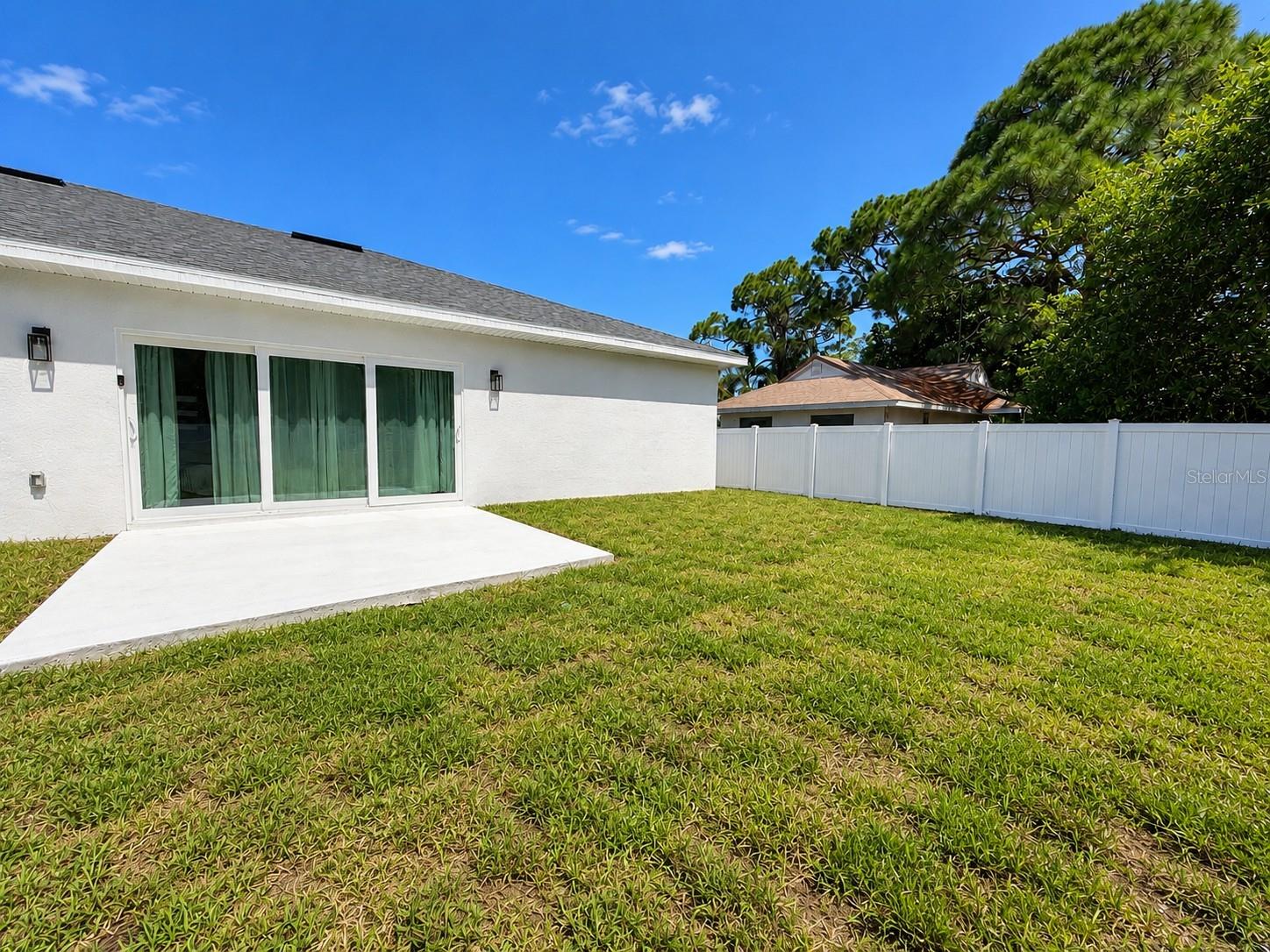 Single Family Residence at 5813 REGENT RD, VENICE, photo 16 of 18