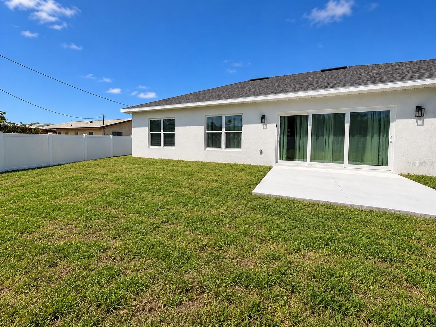 Single Family Residence at 5813 REGENT RD, VENICE, photo 17 of 18