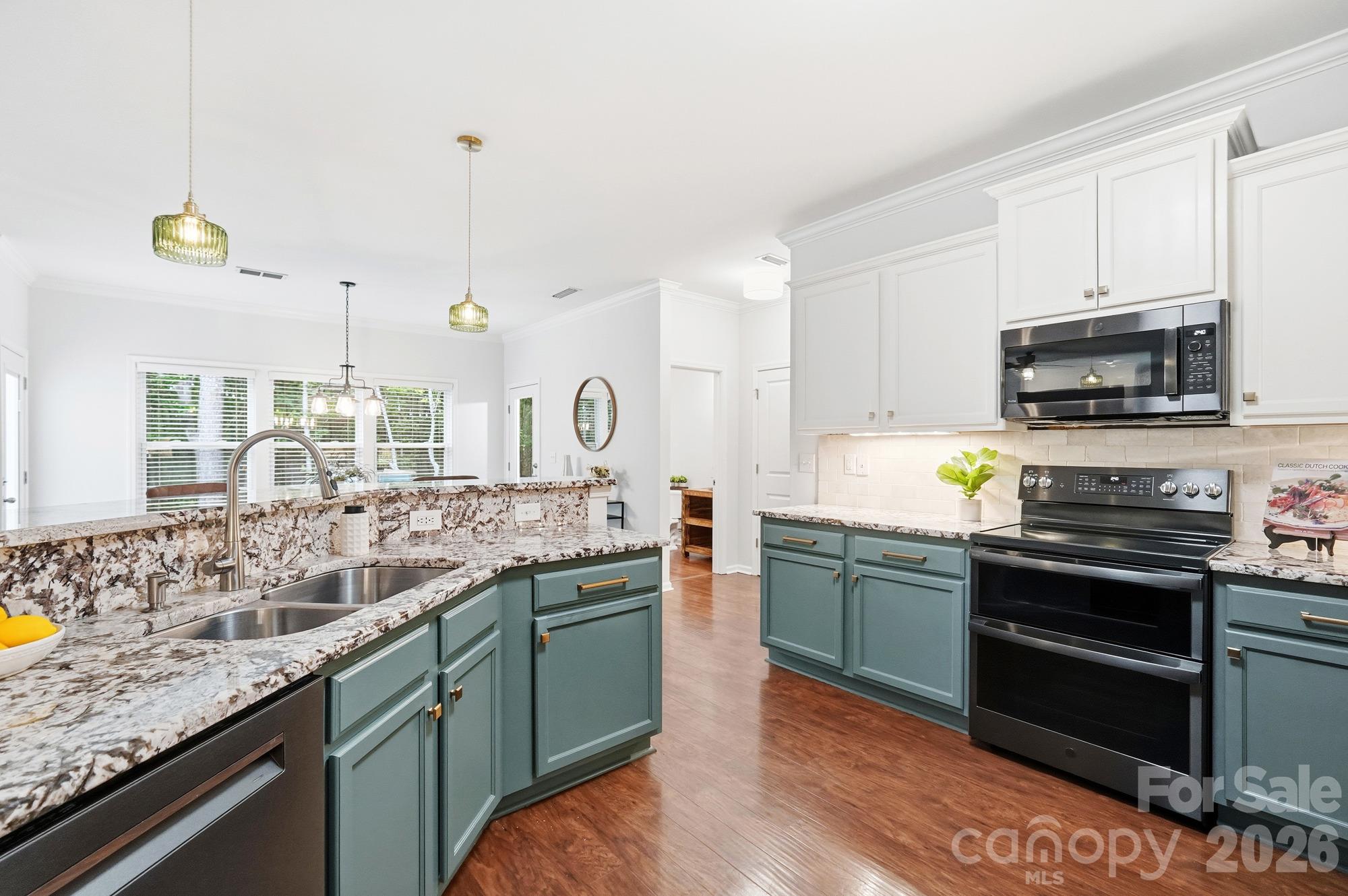 Beautiful granite countertops - 5409 Cotton Top Court, Waxhaw
