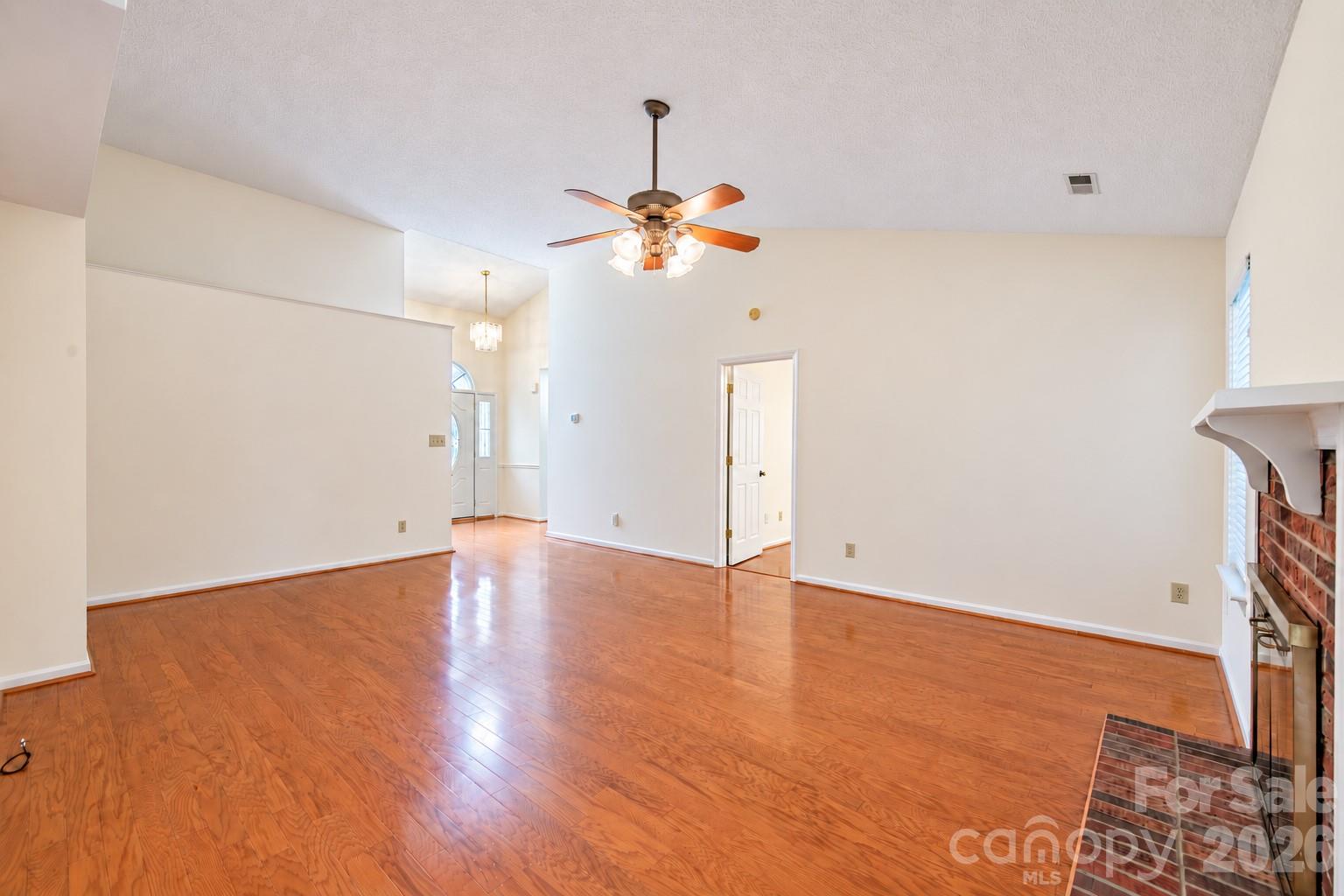Single Family Residence at 1089 Weddington Woods Street NW, Concord, photo 3 of 15