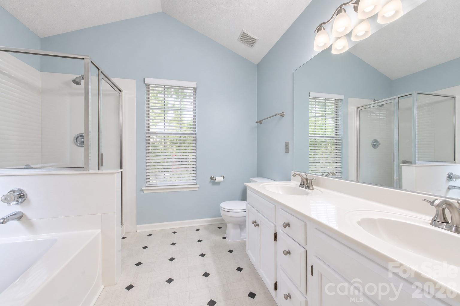 Single Family Residence at 1089 Weddington Woods Street NW, Concord, photo 9 of 15