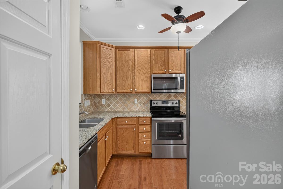 Townhouse at 621 Colbert Way, Fort Mill, photo 9 of 39