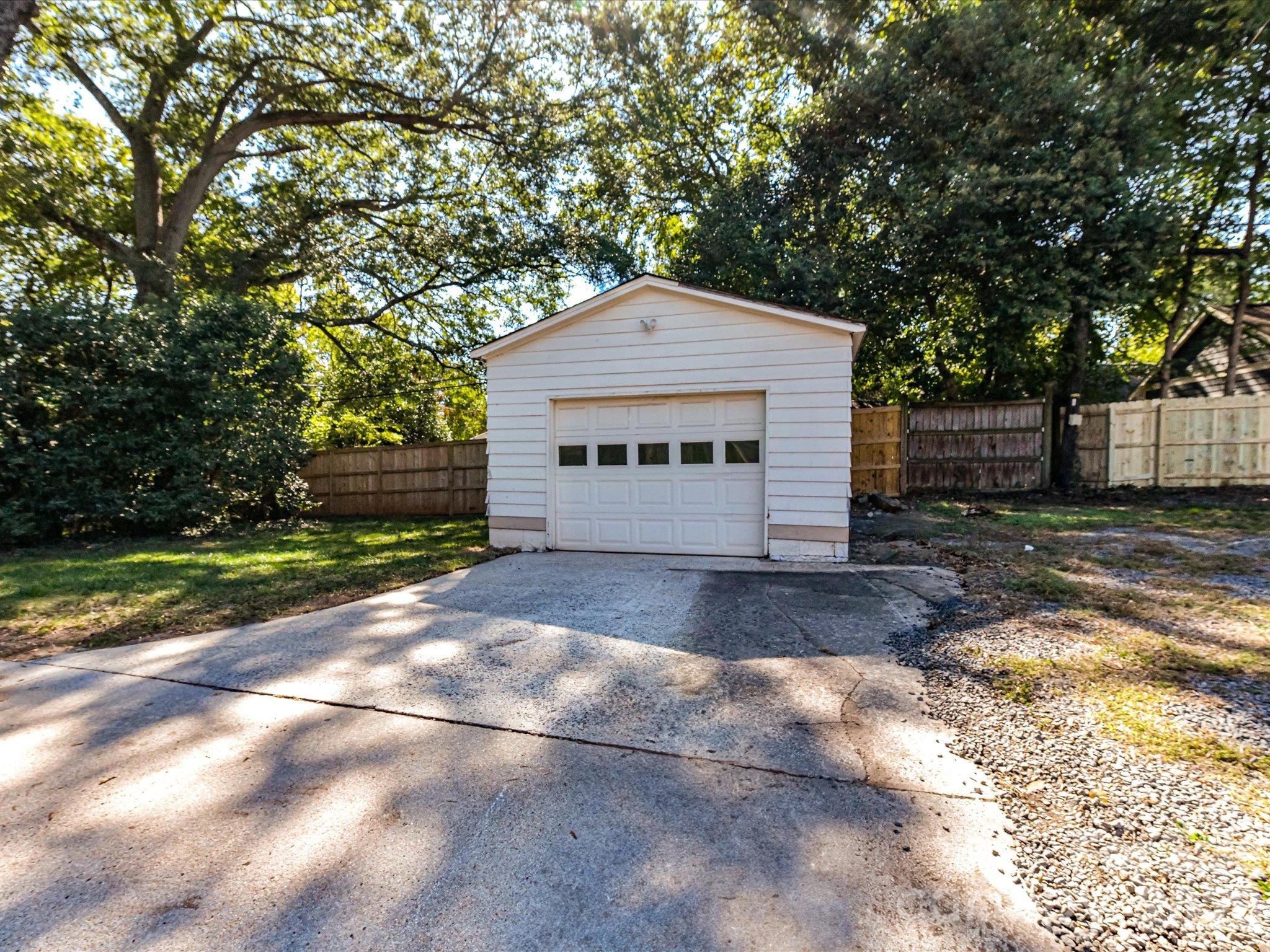 Single Family Residence at 2522 7th Street, Charlotte, photo 27 of 29