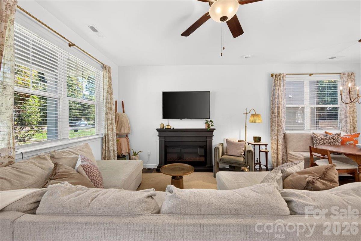 Single Family Residence at 1816 Purser Drive, Charlotte, photo 7 of 41