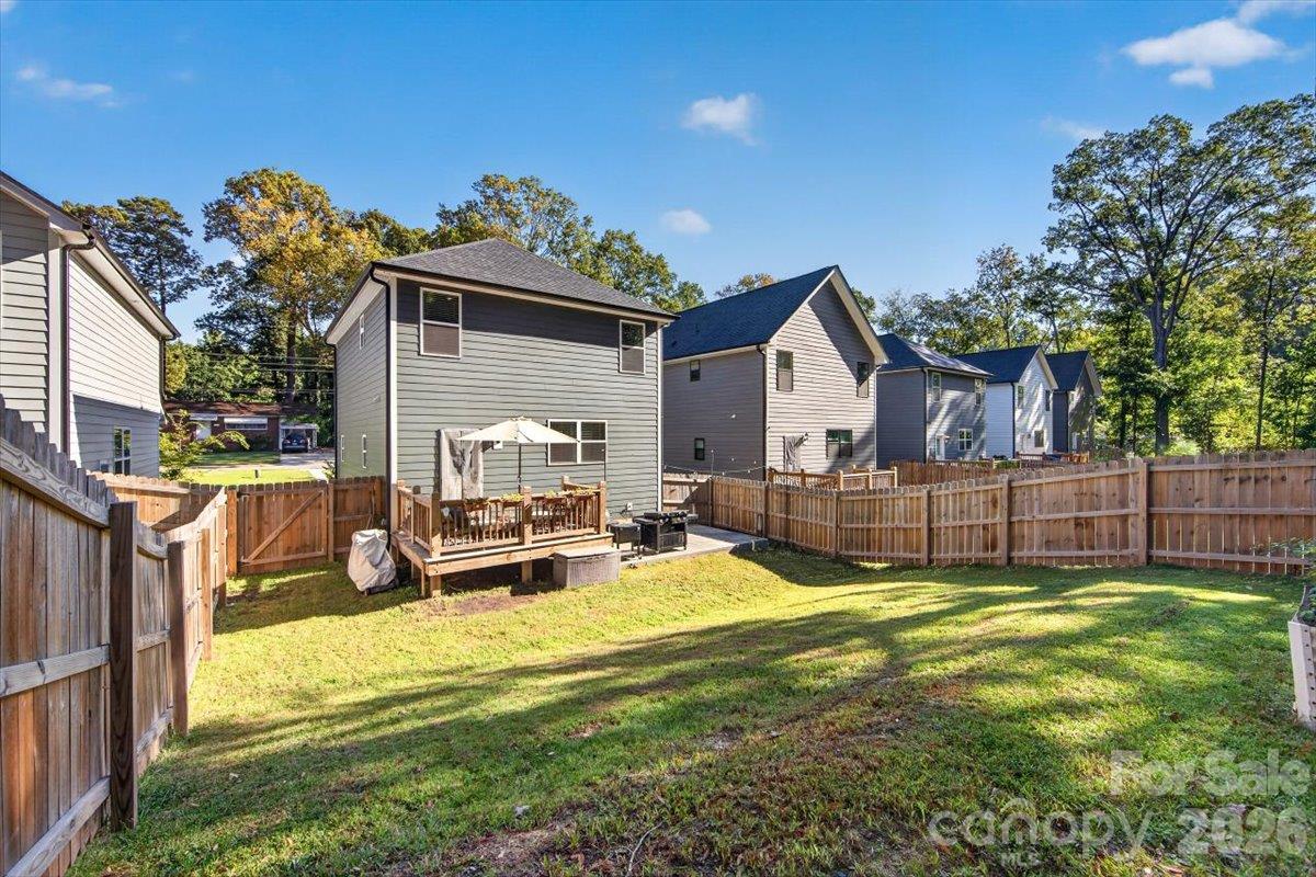 Single Family Residence at 1816 Purser Drive, Charlotte, photo 33 of 41