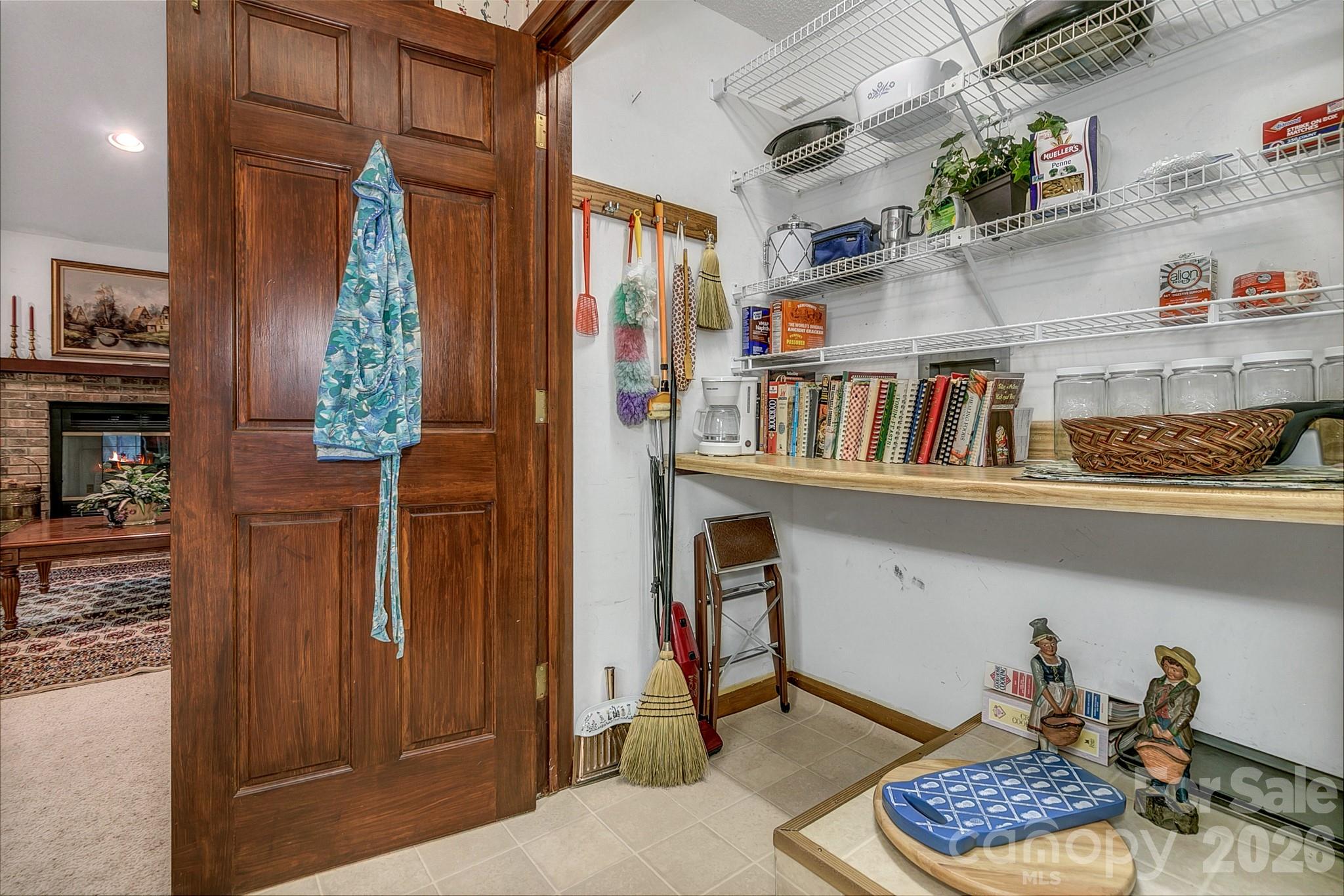 Large pantry - 3111 Essex Path, Hendersonville