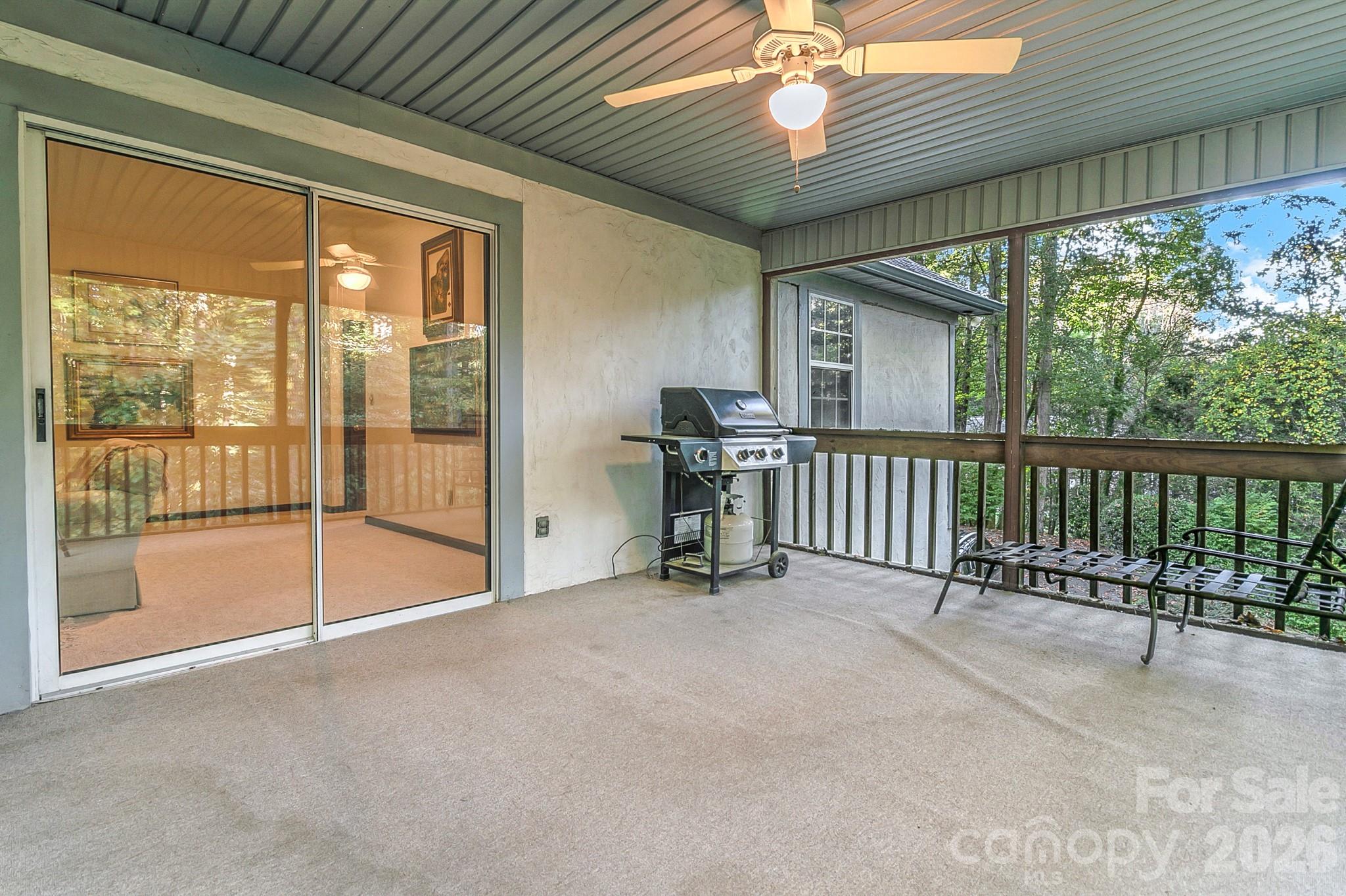 Large screened in porch of the living room - 3111 Essex Path, Hendersonville