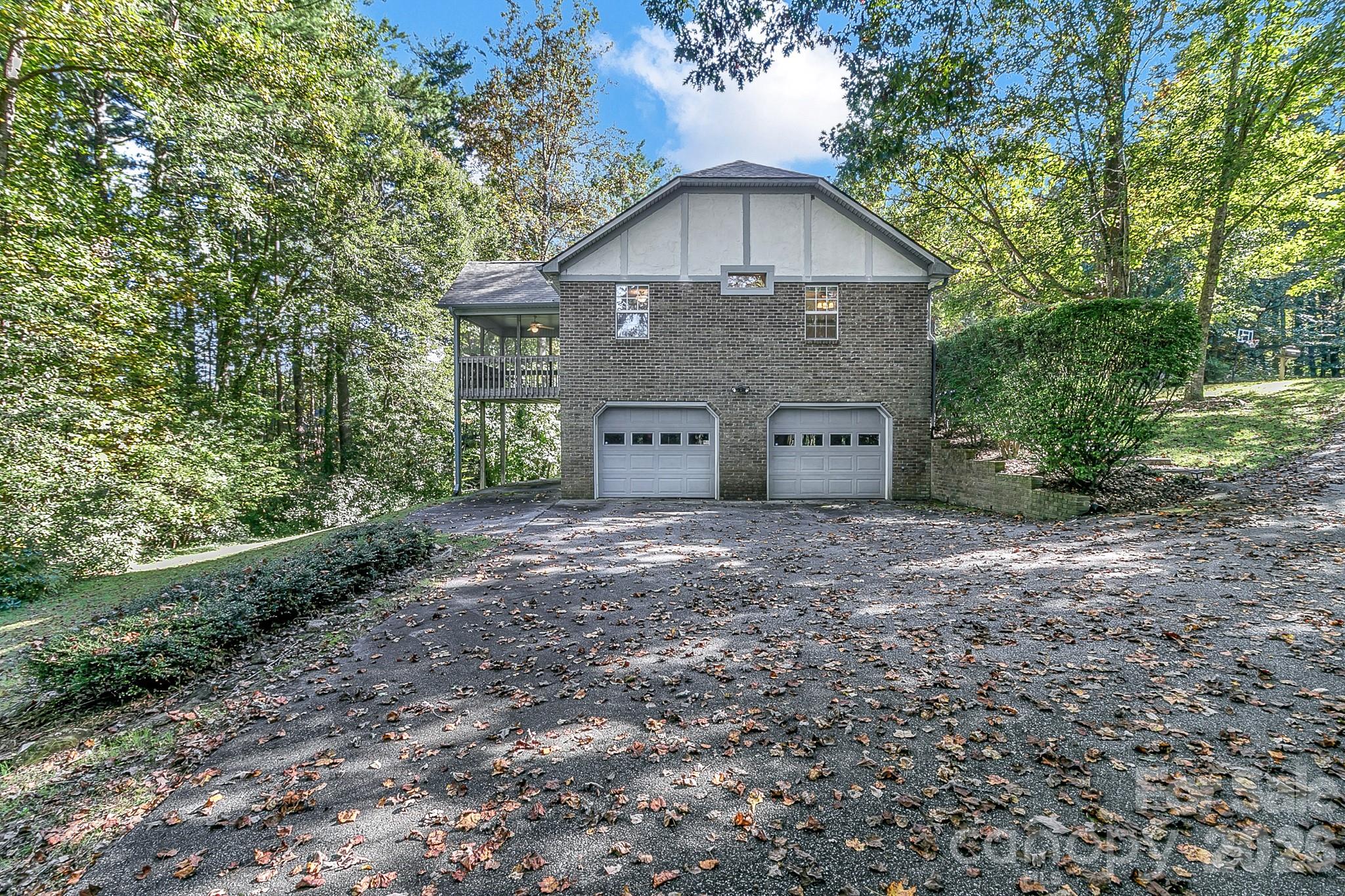 Single Family Residence at 3111 Essex Path, Hendersonville, photo 38 of 41