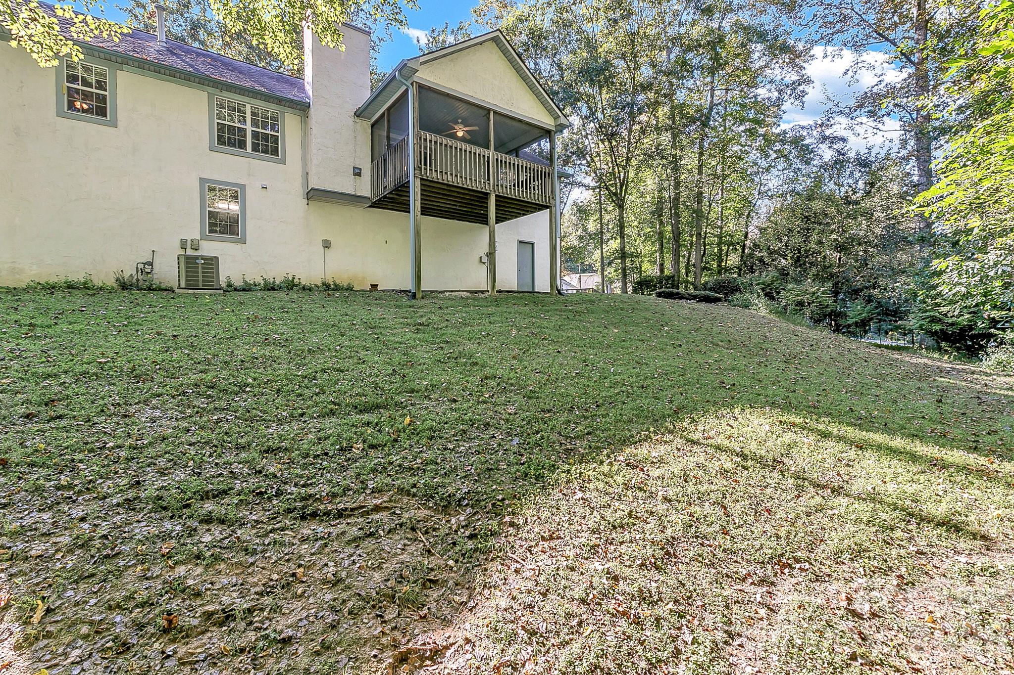Gently sloping back yard - 3111 Essex Path, Hendersonville