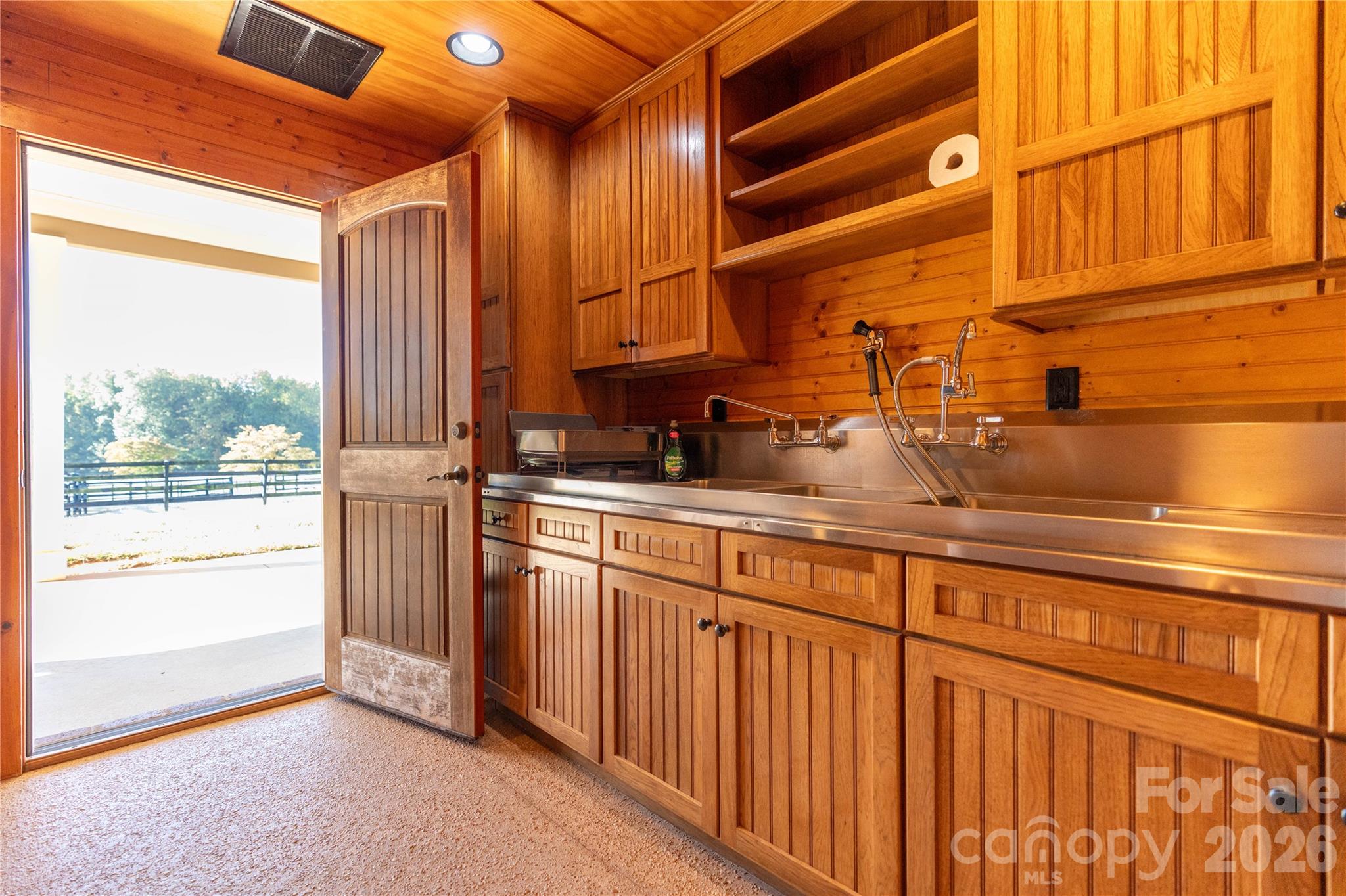 Barn-Full Kitchen and Laundry - 520 Lewis Farm Road, Bessemer City