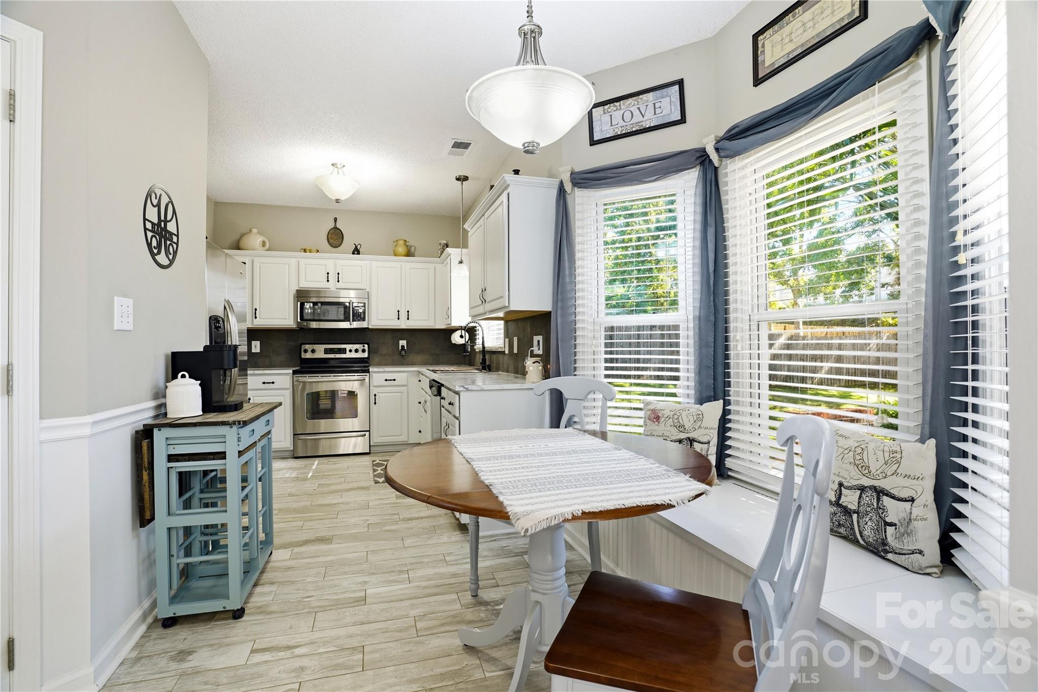 Updated kitchen - 119 Shining Armor Court, Mooresville