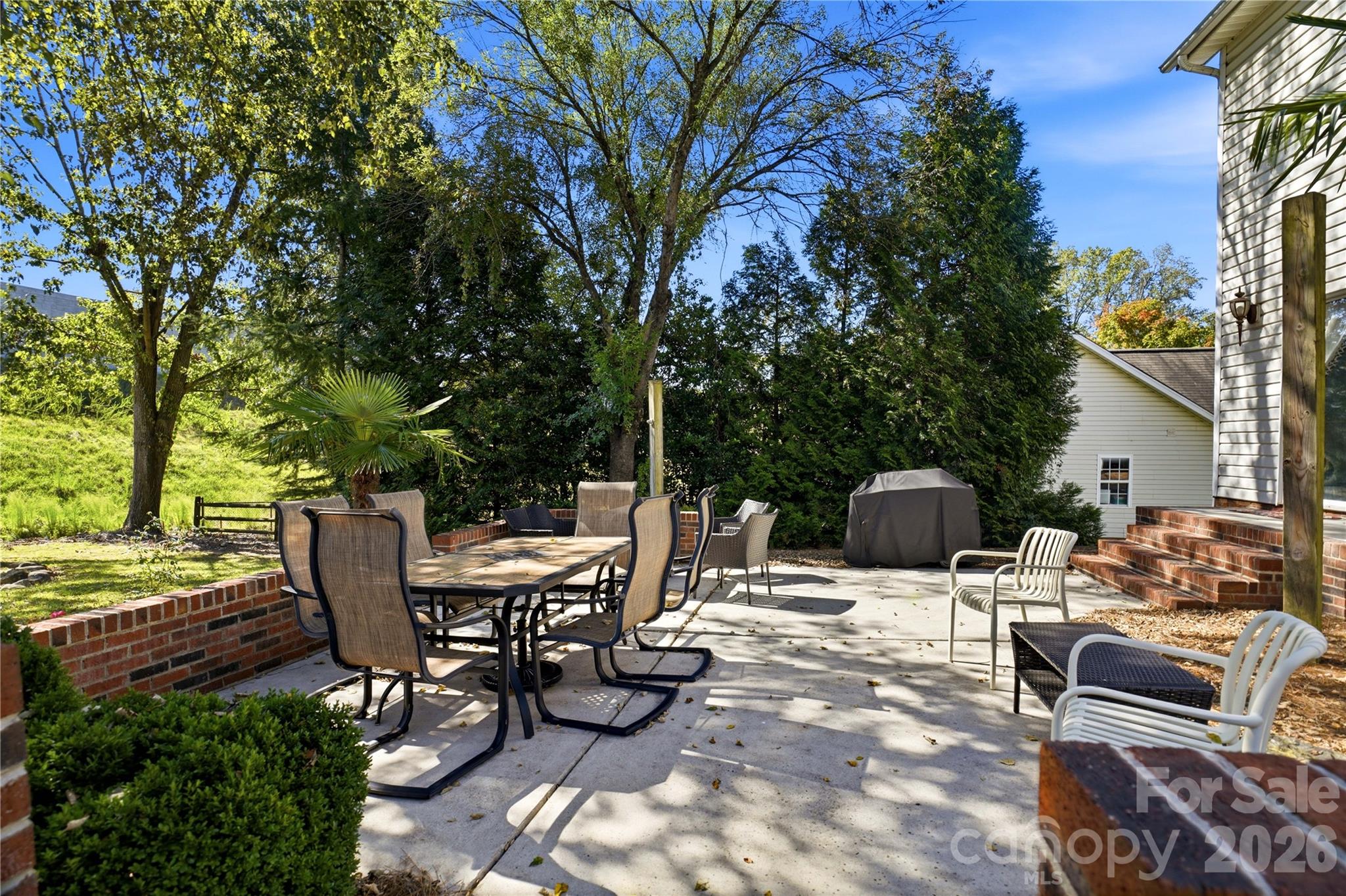 Lots of room for outdoor activities - 119 Shining Armor Court, Mooresville