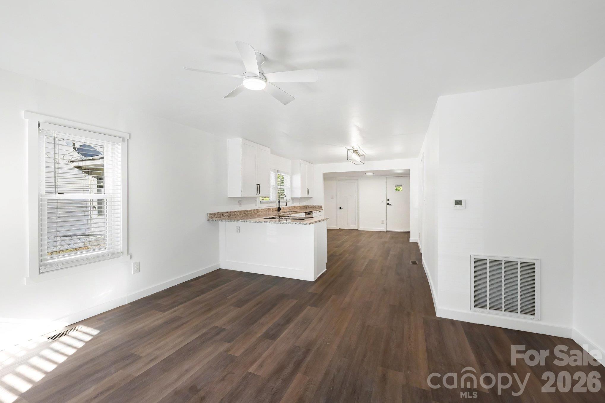 Single Family Residence at 727 Trotter Street, Thomasville, photo 7 of 35
