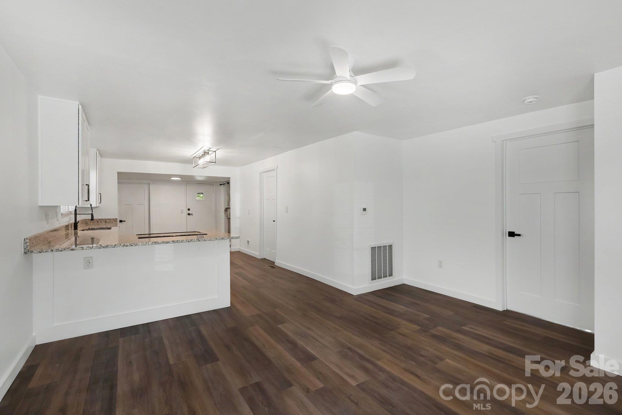 Single Family Residence at 727 Trotter Street, Thomasville, photo 8 of 35