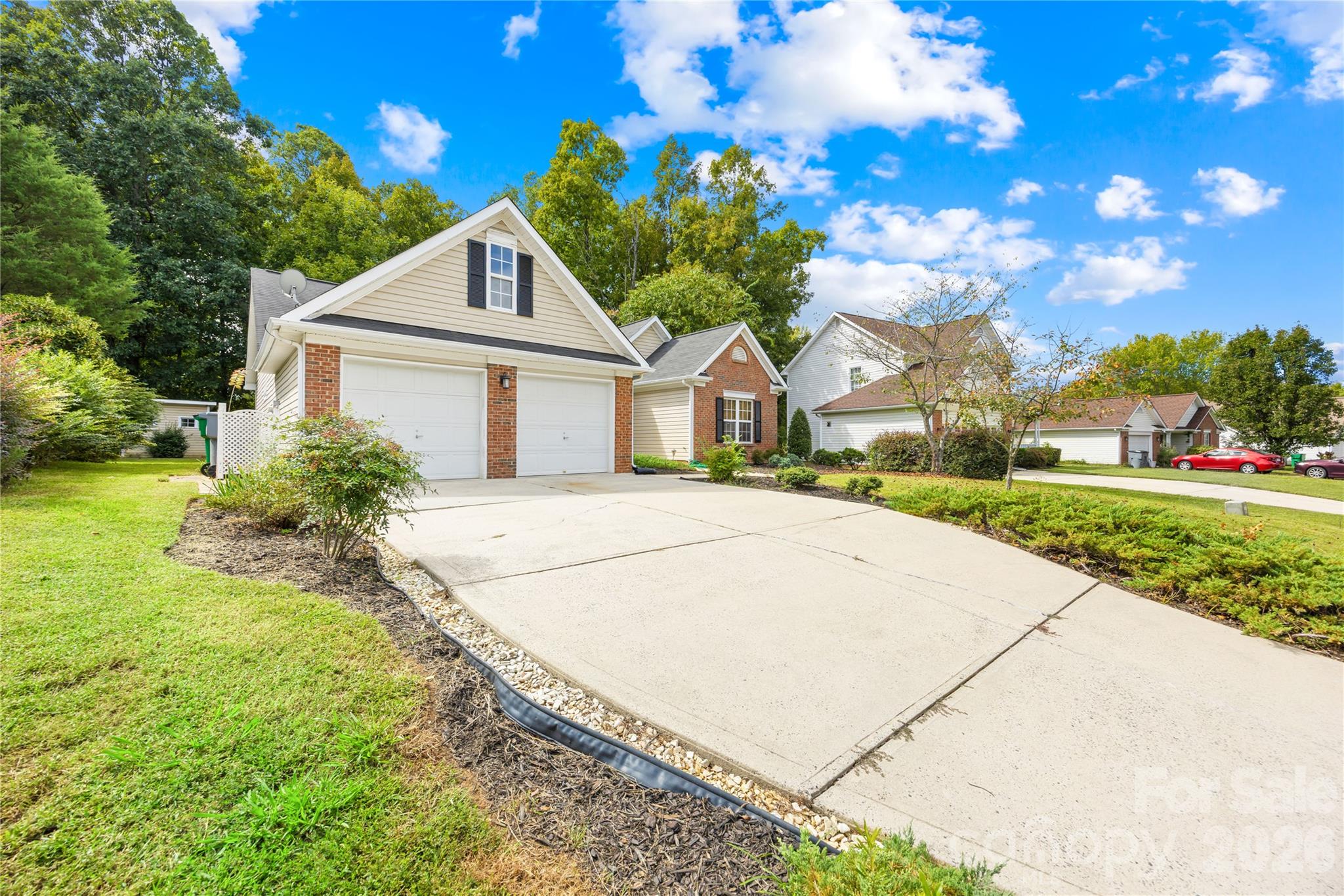 Single Family Residence at 9521 Foggy Meadow Road, Charlotte, photo 4 of 38